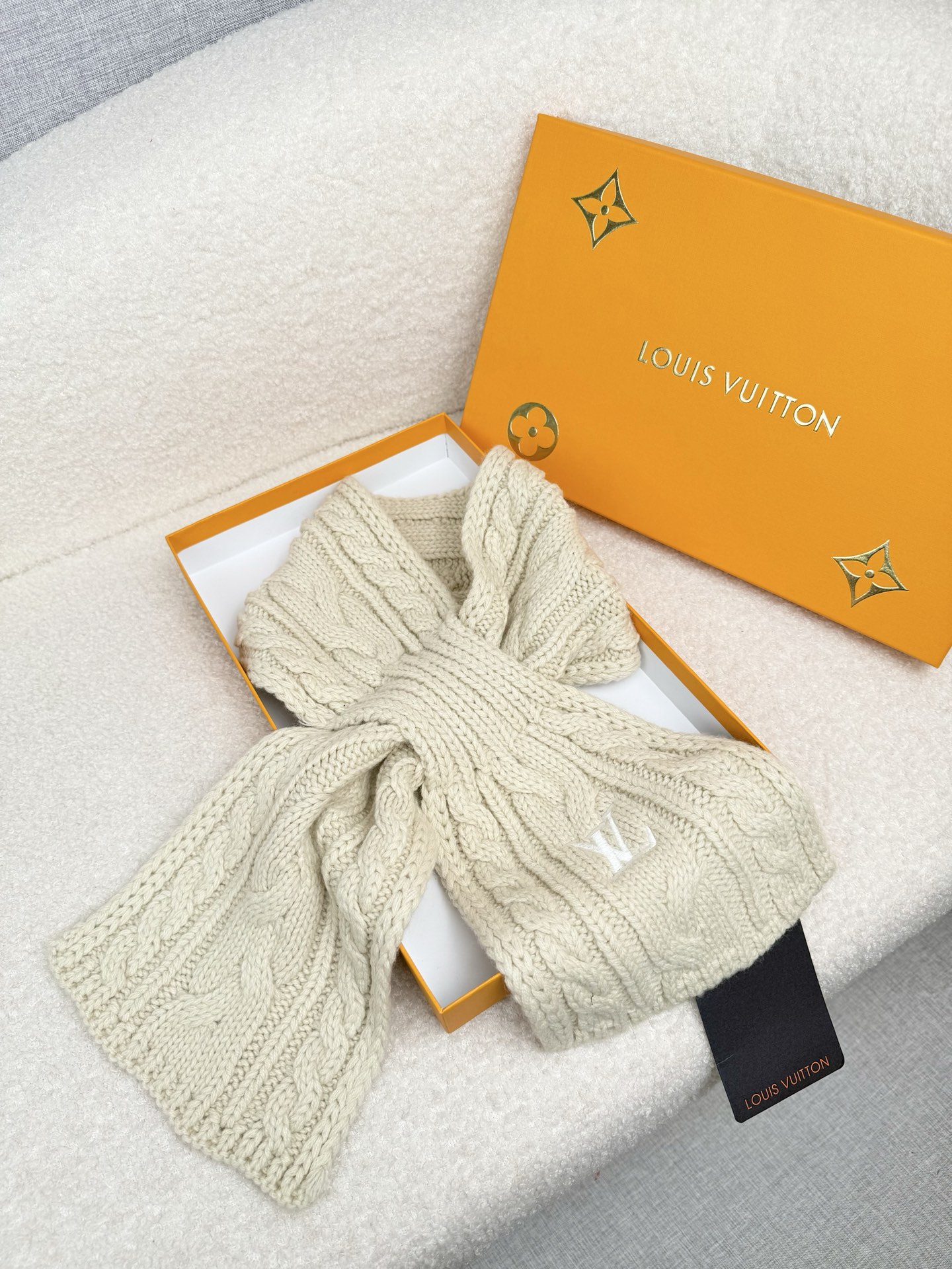 LV scarf LV Logo 30cm 100% 30*180cm — photo 5