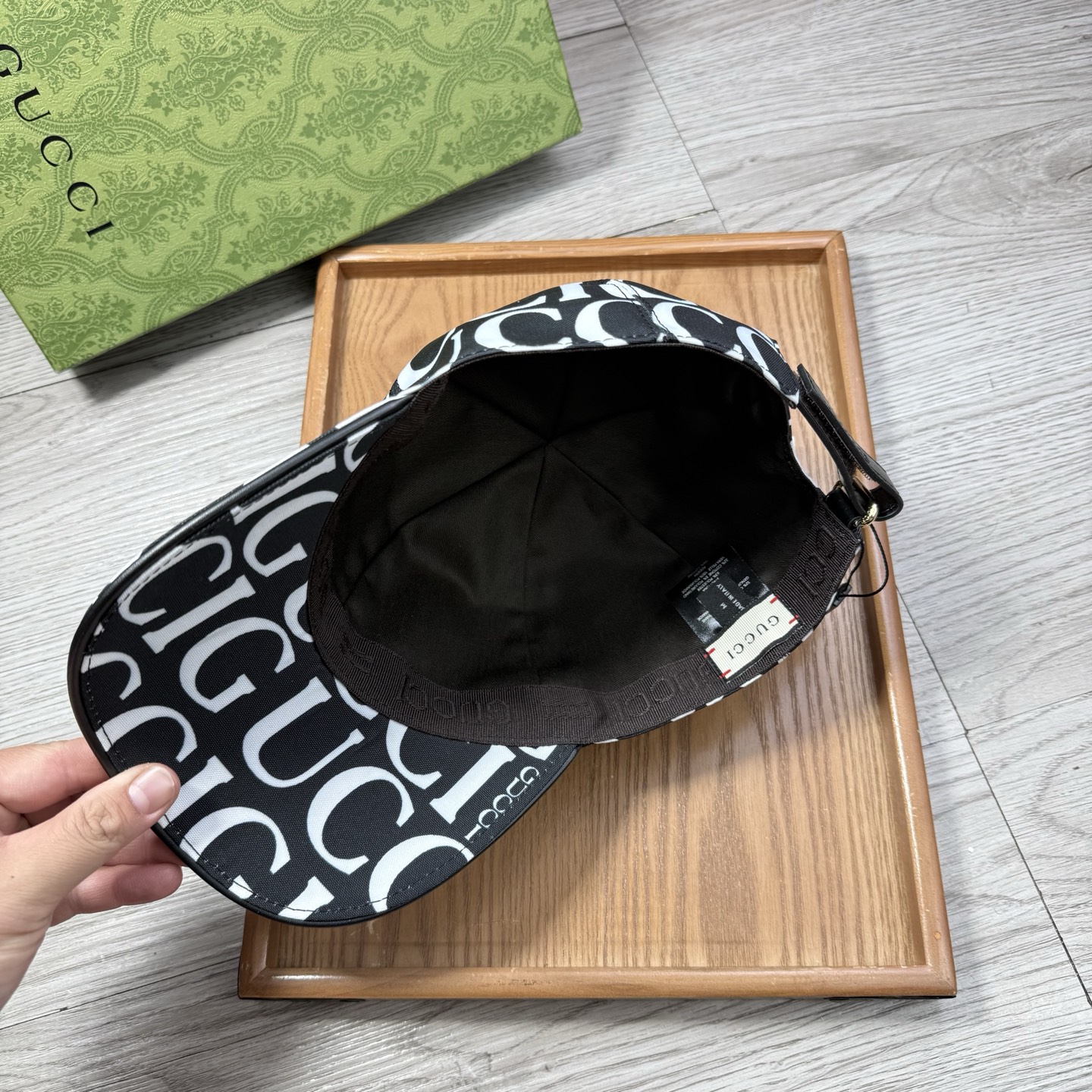 🌹。G家。【超A品质】最新款！时尚潮流，高端做工！每一个帽子都是用心之作！牛津材质！头层牛皮！配盒子、防