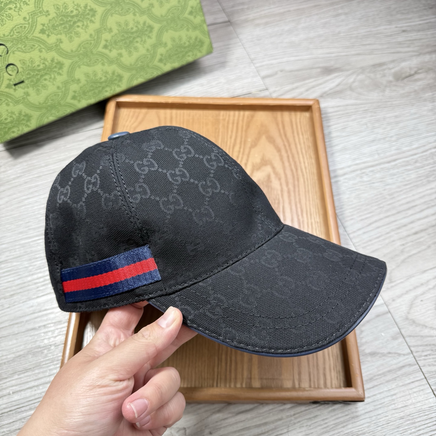 🌹。G家。【超A品质】最新款！时尚潮流，高端做工！每一个帽子都是用心之作！牛津材质！头层牛皮！配盒子、防