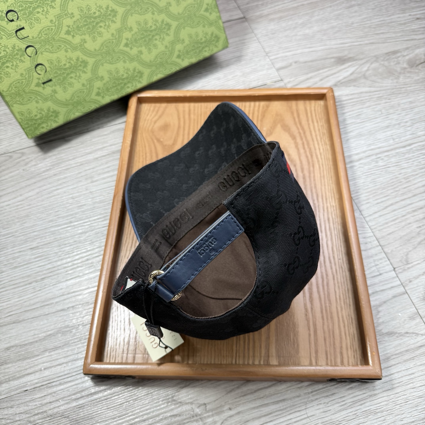 🌹。G家。【超A品质】最新款！时尚潮流，高端做工！每一个帽子都是用心之作！牛津材质！头层牛皮！配盒子、防