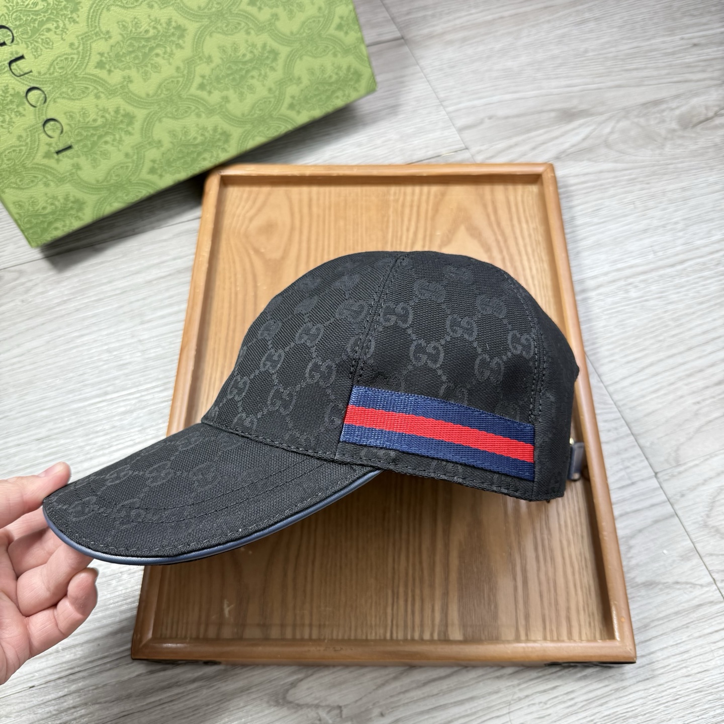 🌹。G家。【超A品质】最新款！时尚潮流，高端做工！每一个帽子都是用心之作！牛津材质！头层牛皮！配盒子、防