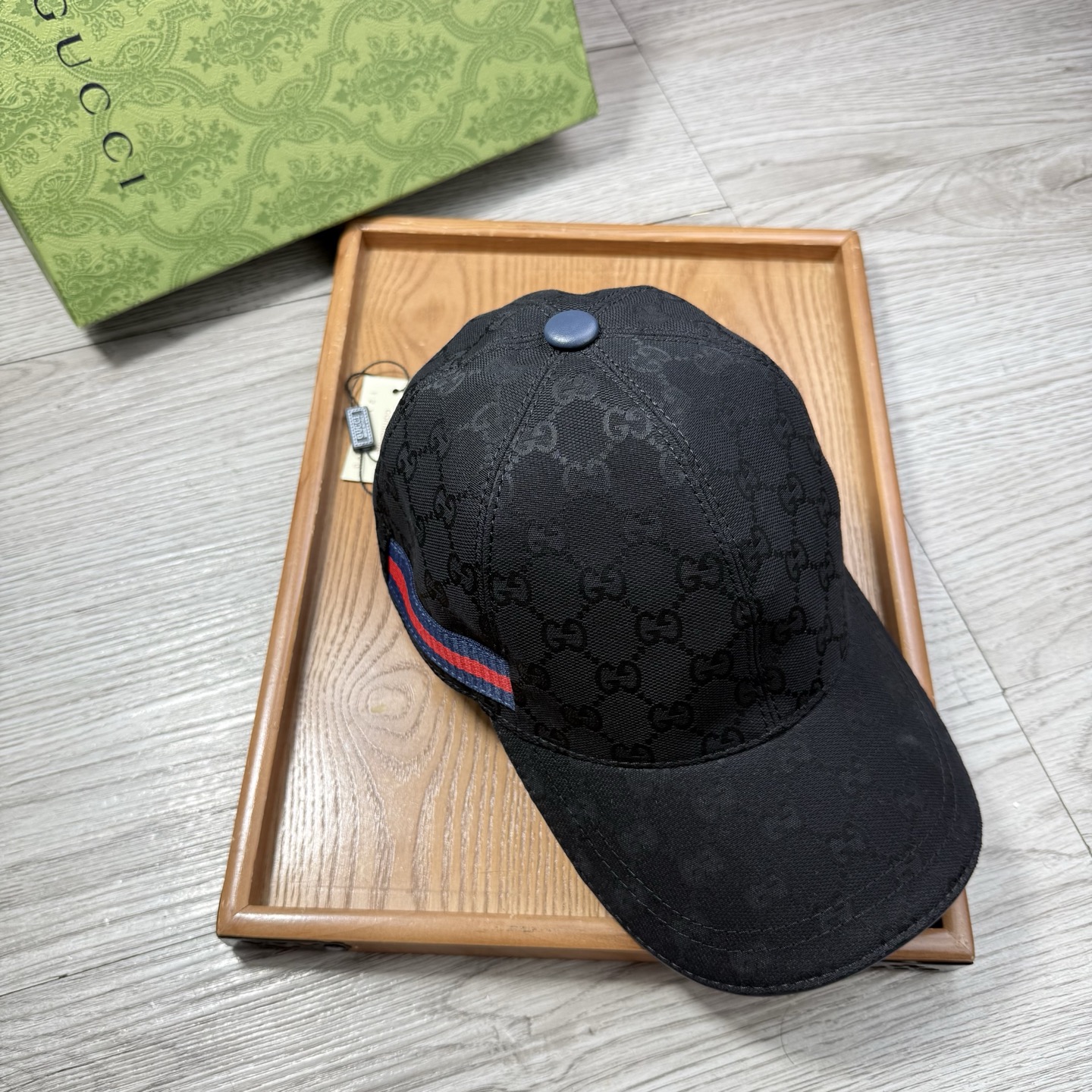 🌹。G家。【超A品质】最新款！时尚潮流，高端做工！每一个帽子都是用心之作！牛津材质！头层牛皮！配盒子、防