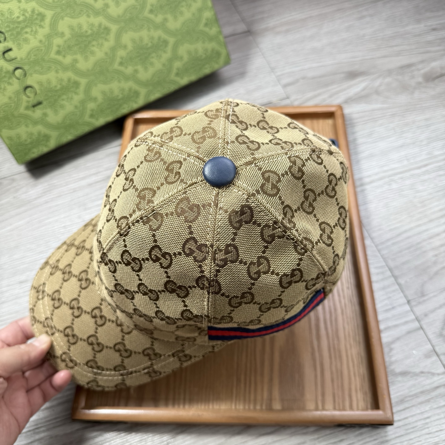 🌹。G家。【超A品质】最新款！时尚潮流，高端做工！每一个帽子都是用心之作！牛津材质！头层牛皮！配盒子、防