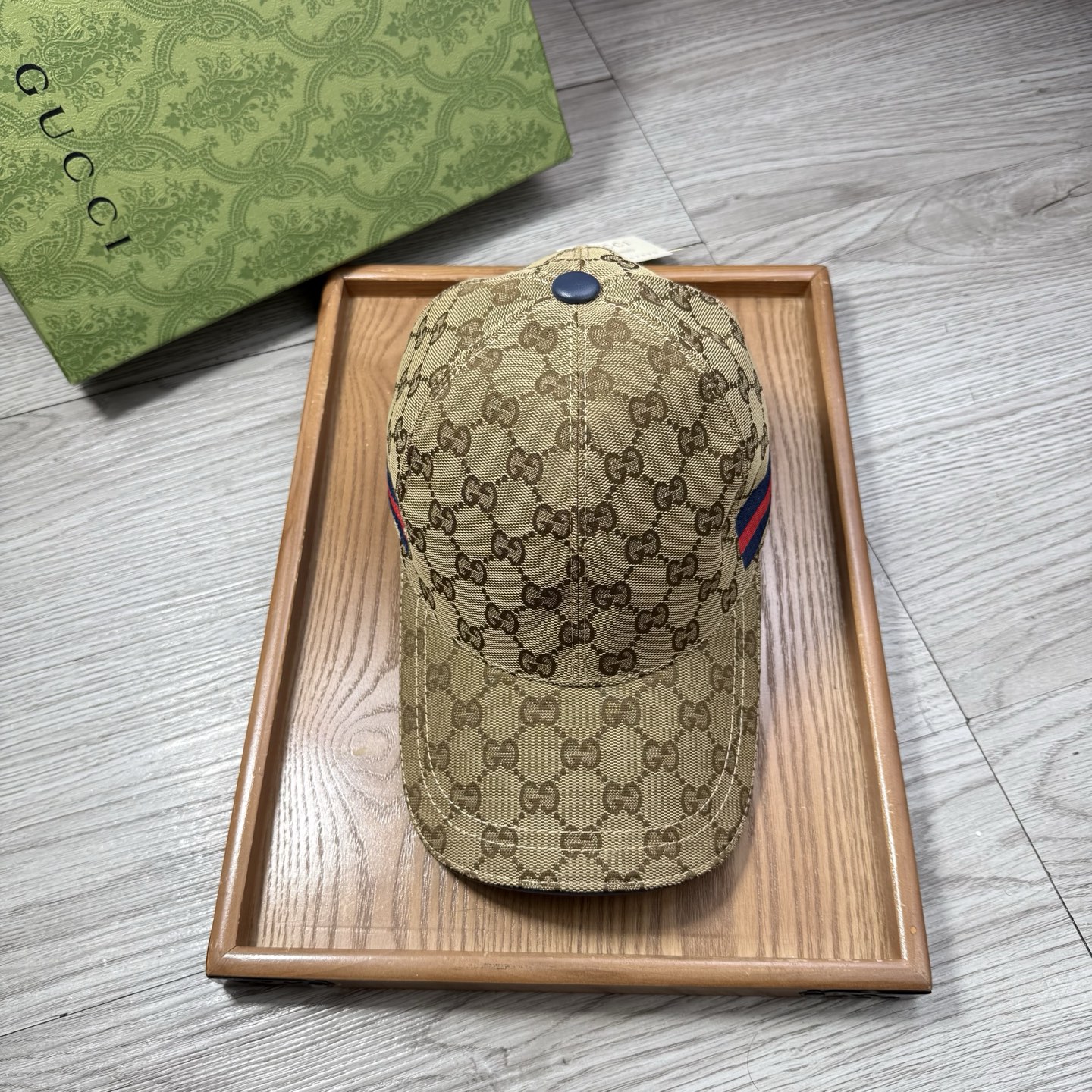 🌹。G家。【超A品质】最新款！时尚潮流，高端做工！每一个帽子都是用心之作！牛津材质！头层牛皮！配盒子、防