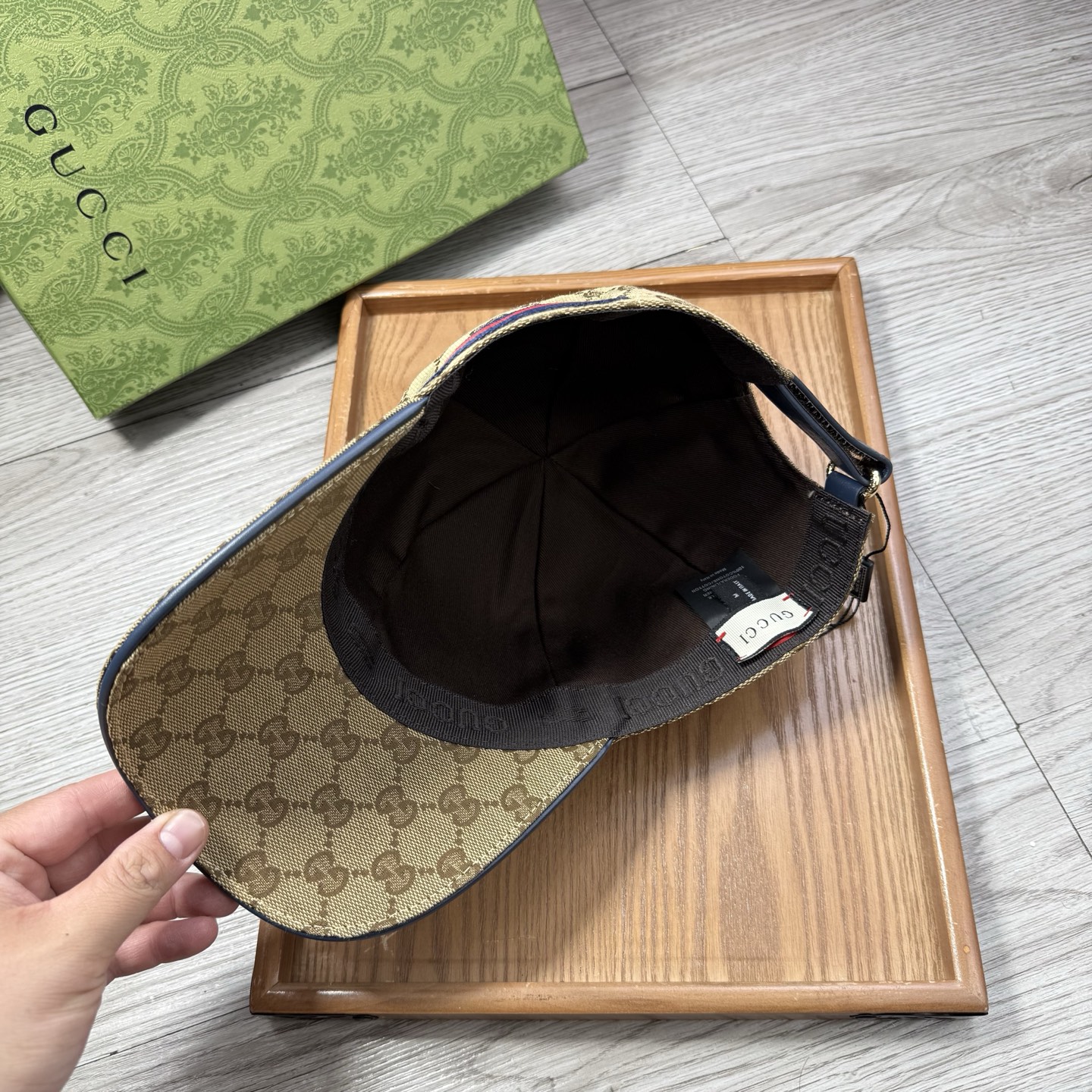 🌹。G家。【超A品质】最新款！时尚潮流，高端做工！每一个帽子都是用心之作！牛津材质！头层牛皮！配盒子、防