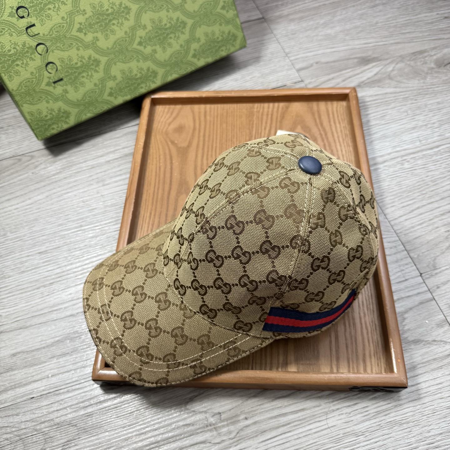 🌹。G家。【超A品质】最新款！时尚潮流，高端做工！每一个帽子都是用心之作！牛津材质！头层牛皮！配盒子、防