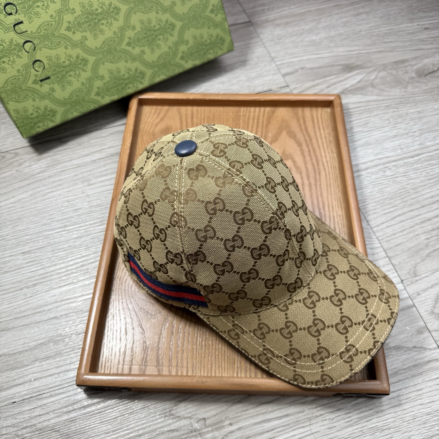 🌹。G家。【超A品质】最新款！时尚潮流，高端做工！每一个帽子都是用心之作！牛津材质！头层牛皮！配盒子、防