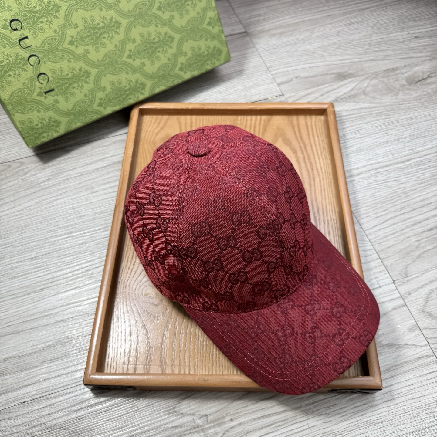 🌹。G家。【超A品质】最新款！时尚潮流，高端做工！每一个帽子都是用心之作！牛津材质！头层牛皮！配盒子、防