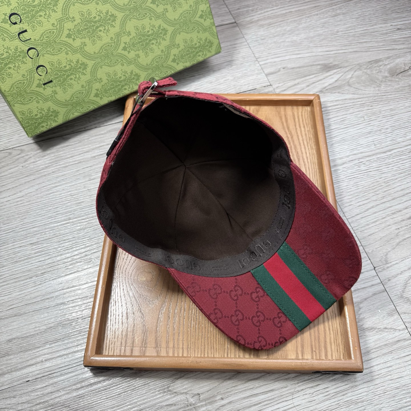 🌹。G家。【超A品质】最新款！时尚潮流，高端做工！每一个帽子都是用心之作！牛津材质！头层牛皮！配盒子、防