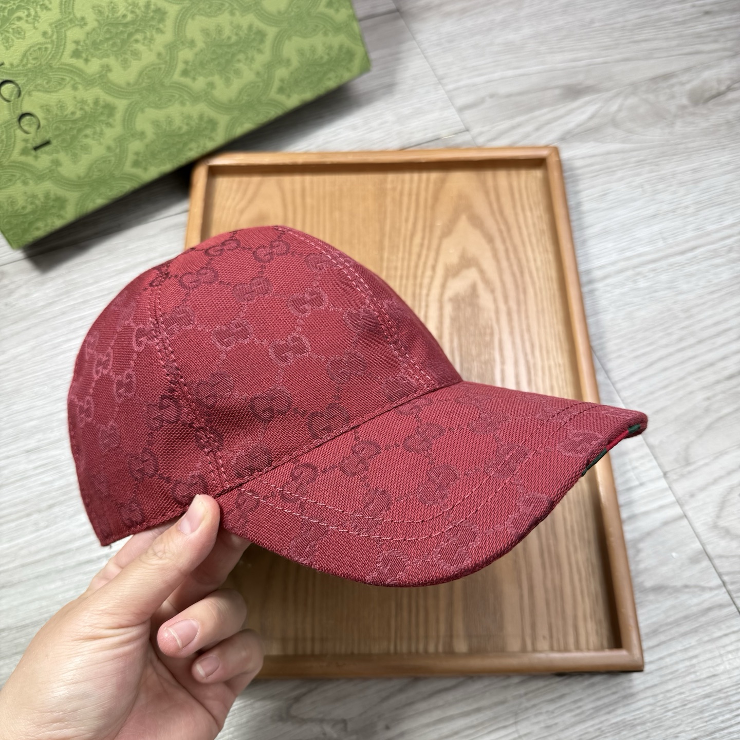 🌹。G家。【超A品质】最新款！时尚潮流，高端做工！每一个帽子都是用心之作！牛津材质！头层牛皮！配盒子、防