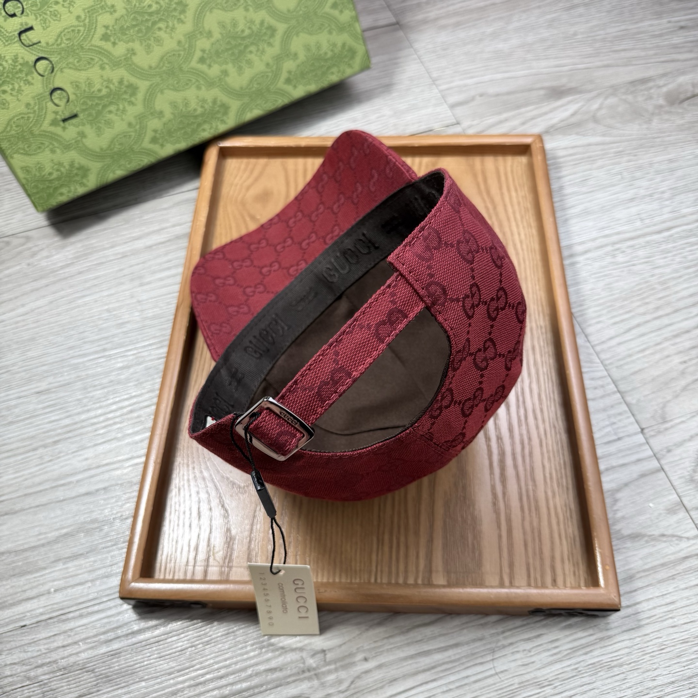 🌹。G家。【超A品质】最新款！时尚潮流，高端做工！每一个帽子都是用心之作！牛津材质！头层牛皮！配盒子、防