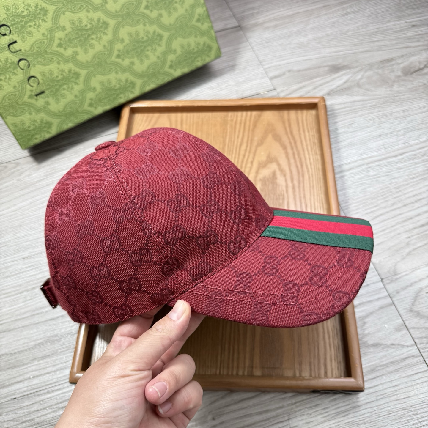 🌹。G家。【超A品质】最新款！时尚潮流，高端做工！每一个帽子都是用心之作！牛津材质！头层牛皮！配盒子、防