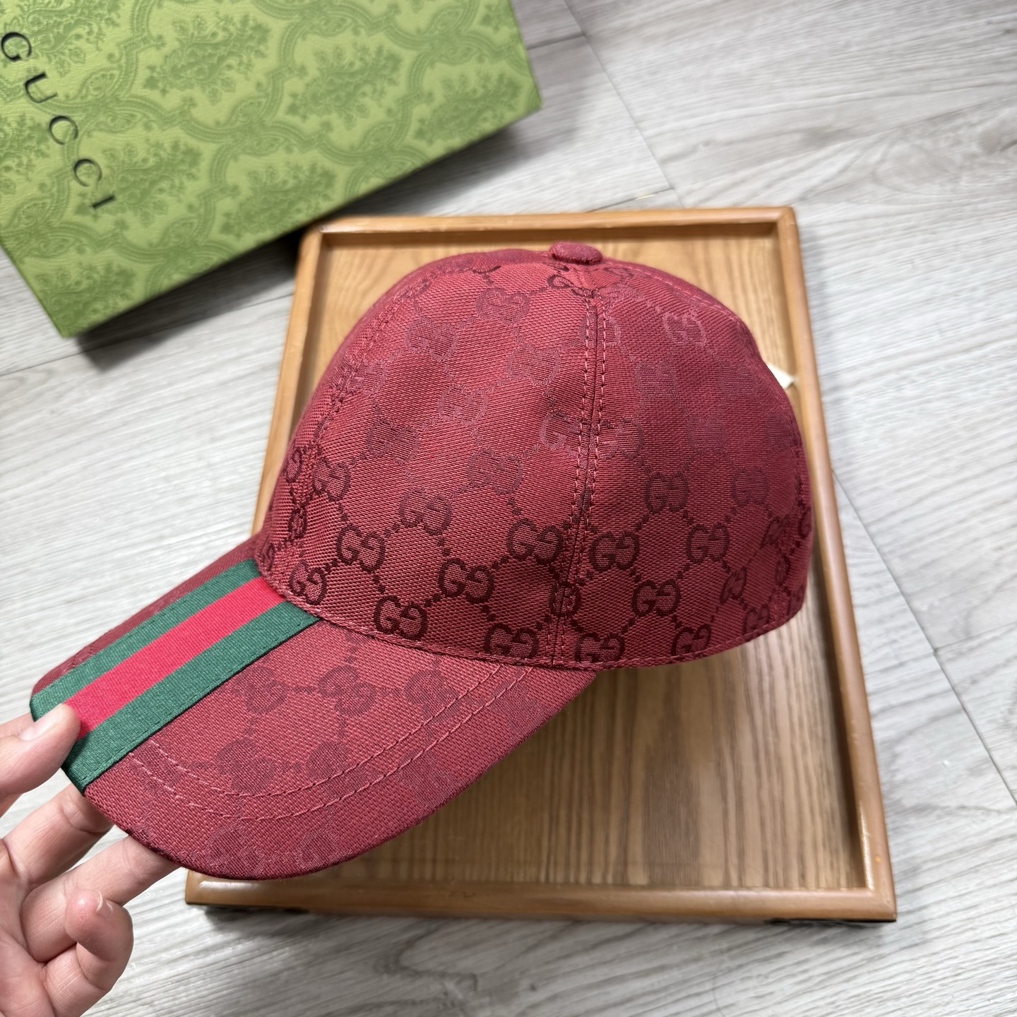 🌹。G家。【超A品质】最新款！时尚潮流，高端做工！每一个帽子都是用心之作！牛津材质！头层牛皮！配盒子、防