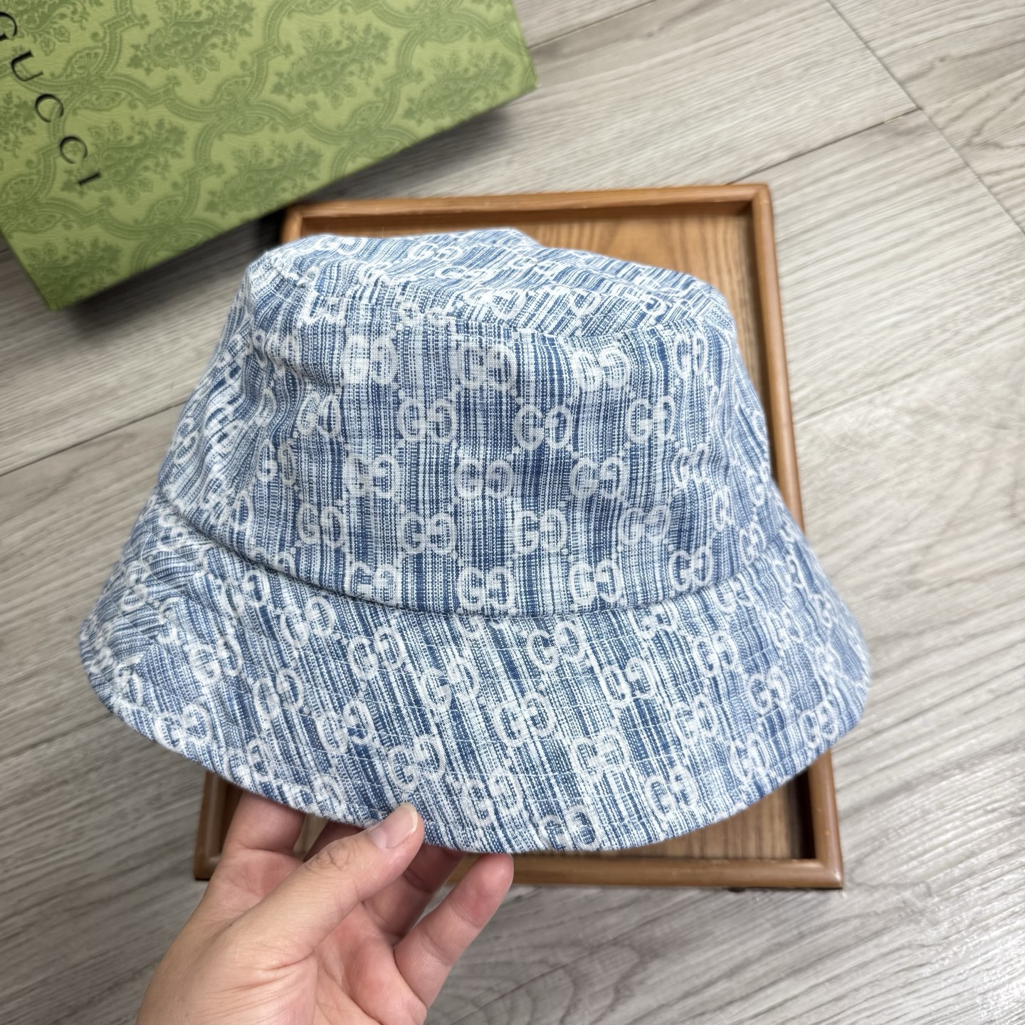 。G家。夏季新品渔夫帽！真的是经典中的NO.1，绝美的颜色非常好搭配，不管是酷飒的风格还是温婉的长裙都非