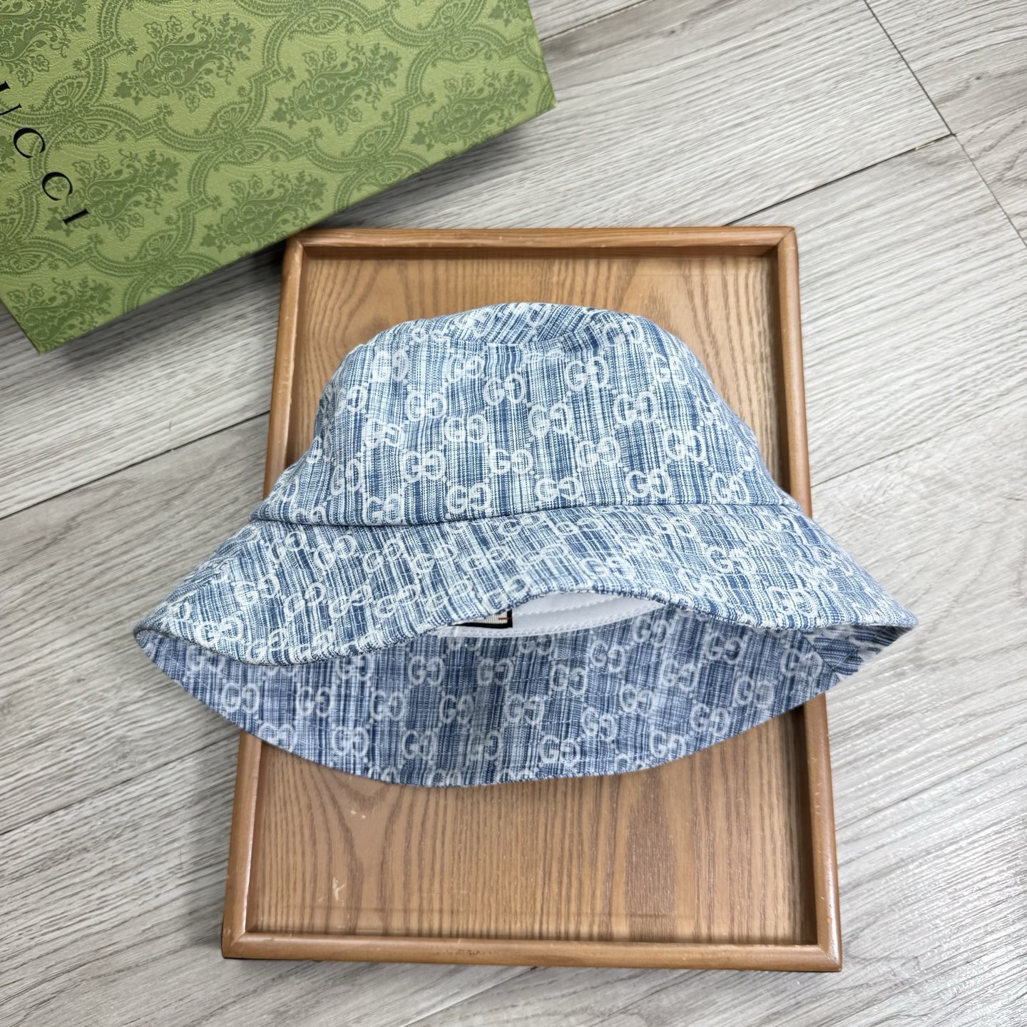 。G家。夏季新品渔夫帽！真的是经典中的NO.1，绝美的颜色非常好搭配，不管是酷飒的风格还是温婉的长裙都非