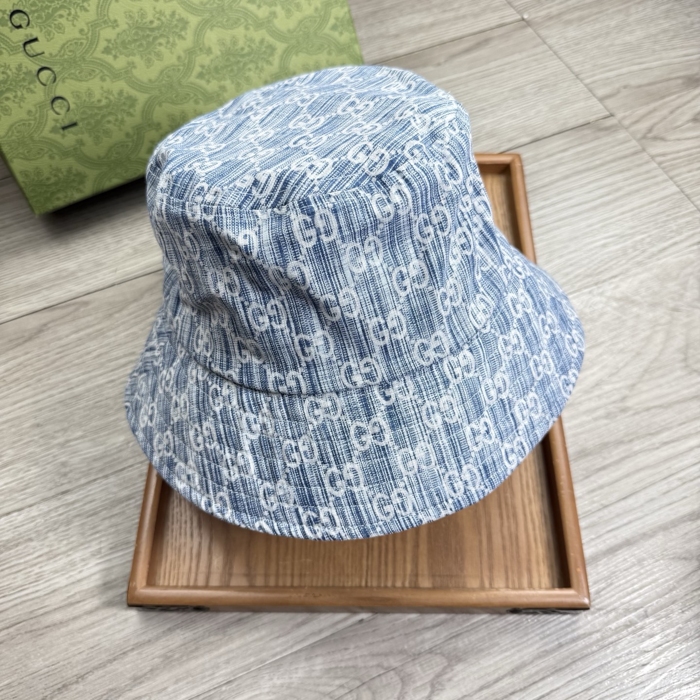 。G家。夏季新品渔夫帽！真的是经典中的NO.1，绝美的颜色非常好搭配，不管是酷飒的风格还是温婉的长裙都非