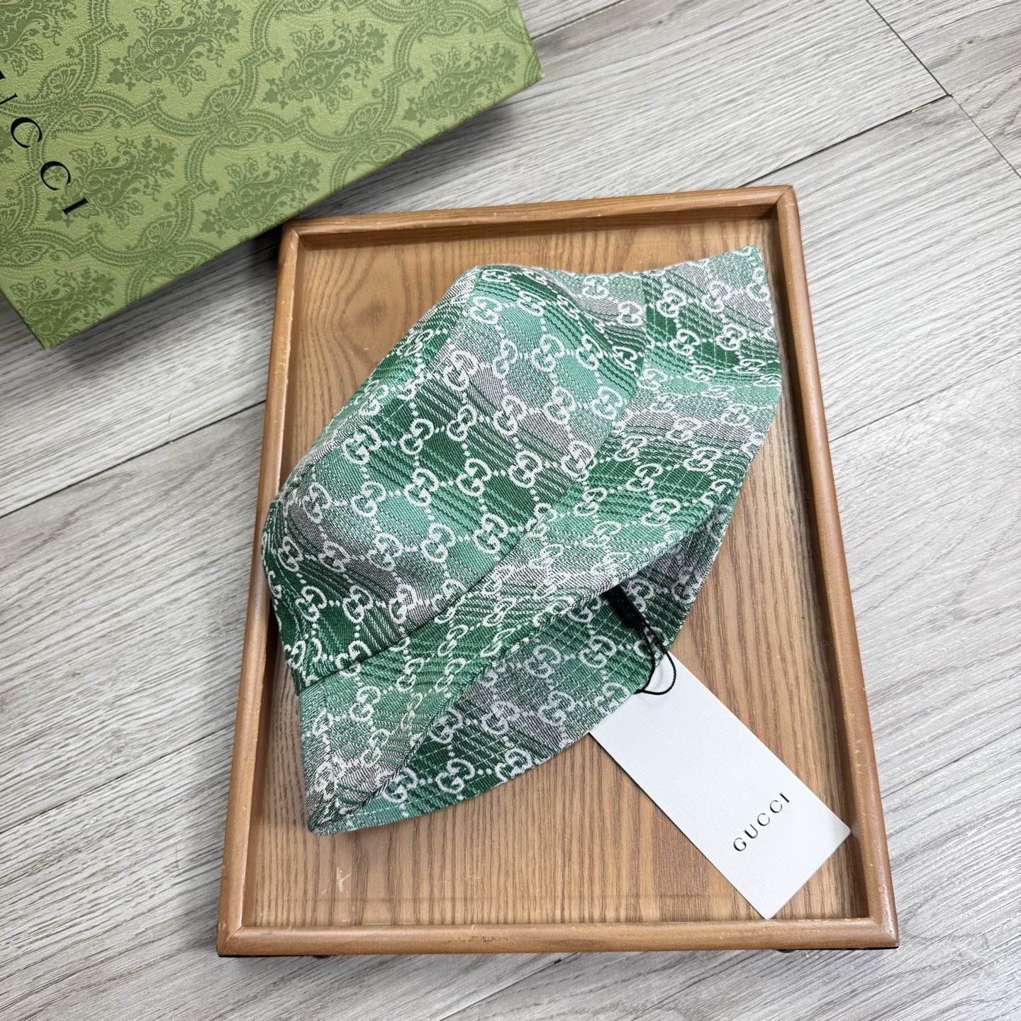 。G家。夏季新品渔夫帽！真的是经典中的NO.1，绝美的颜色非常好搭配，不管是酷飒的风格还是温婉的长裙都非