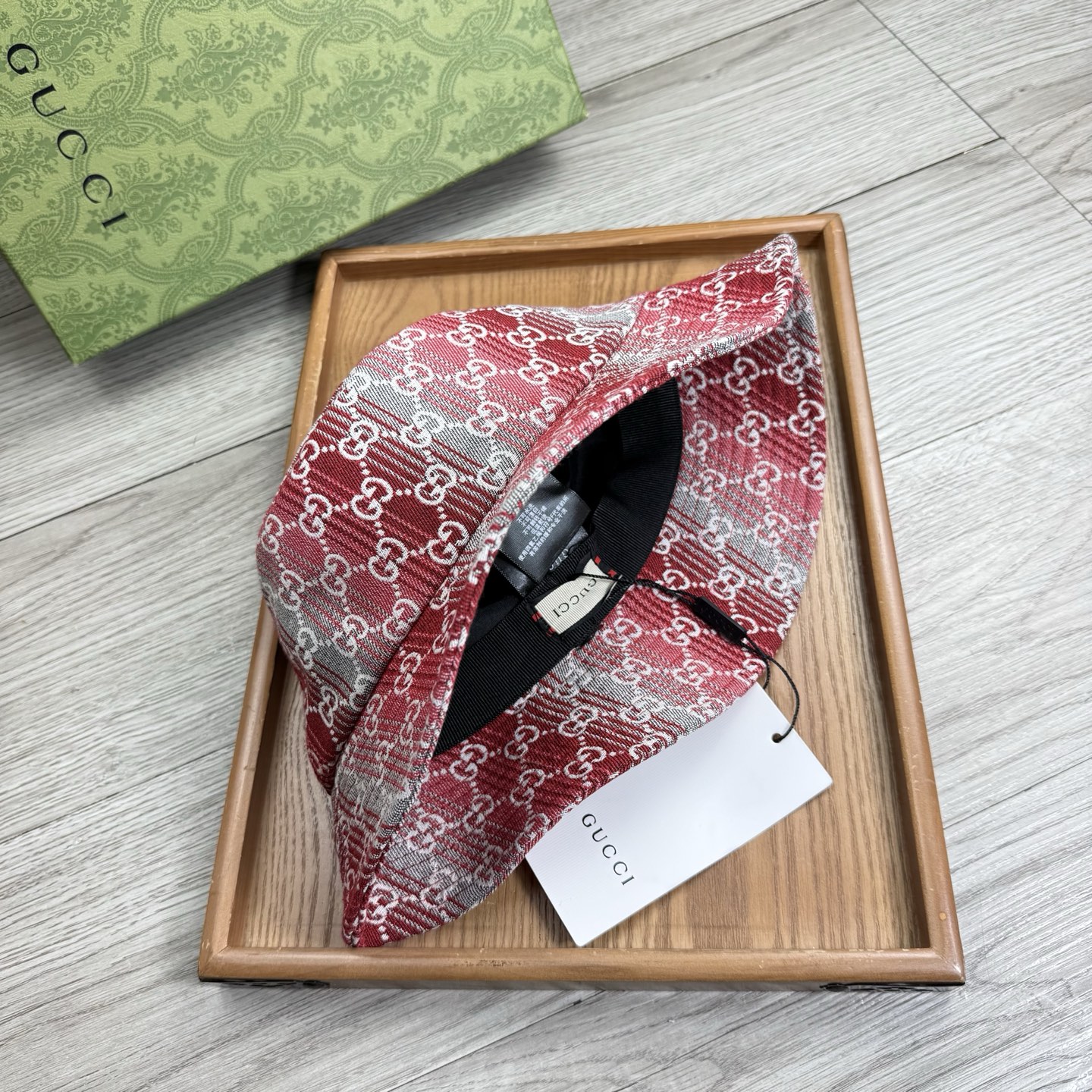 。G家。夏季新品渔夫帽！真的是经典中的NO.1，绝美的颜色非常好搭配，不管是酷飒的风格还是温婉的长裙都非