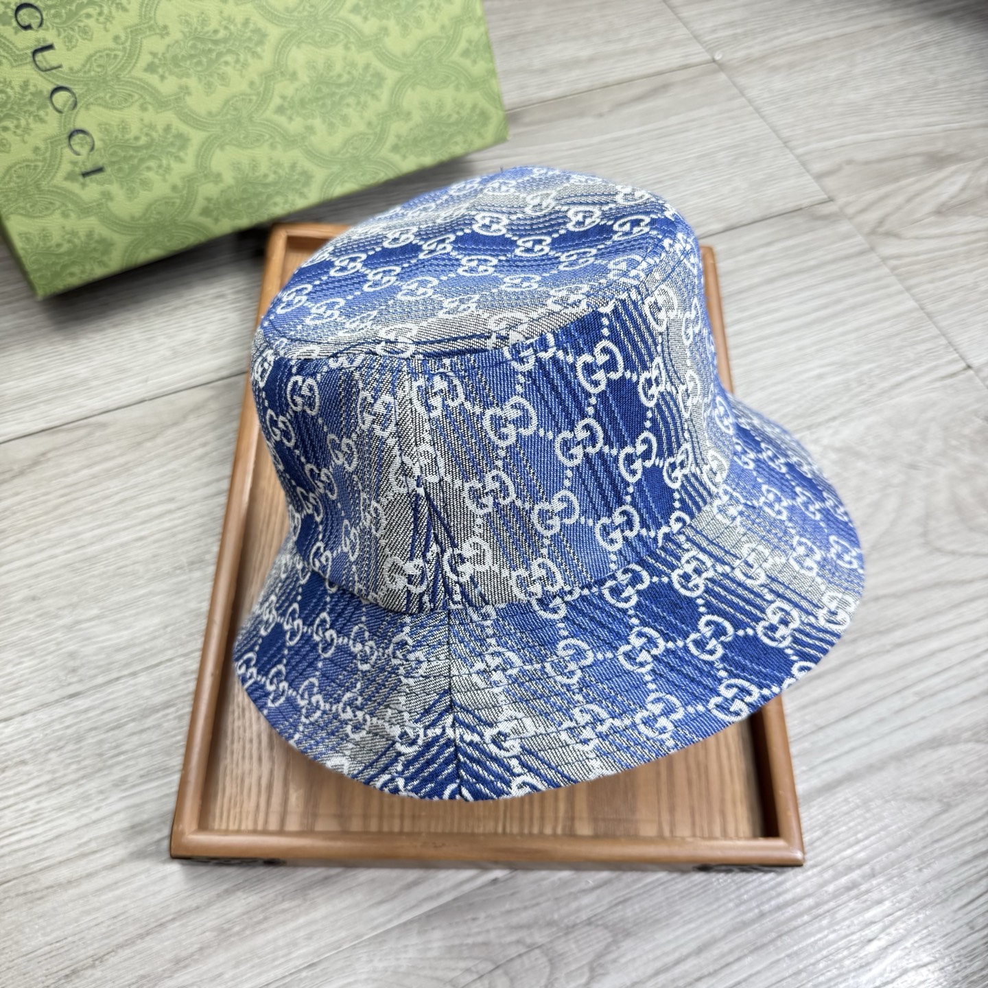 。G家。夏季新品渔夫帽！真的是经典中的NO.1，绝美的颜色非常好搭配，不管是酷飒的风格还是温婉的长裙都非