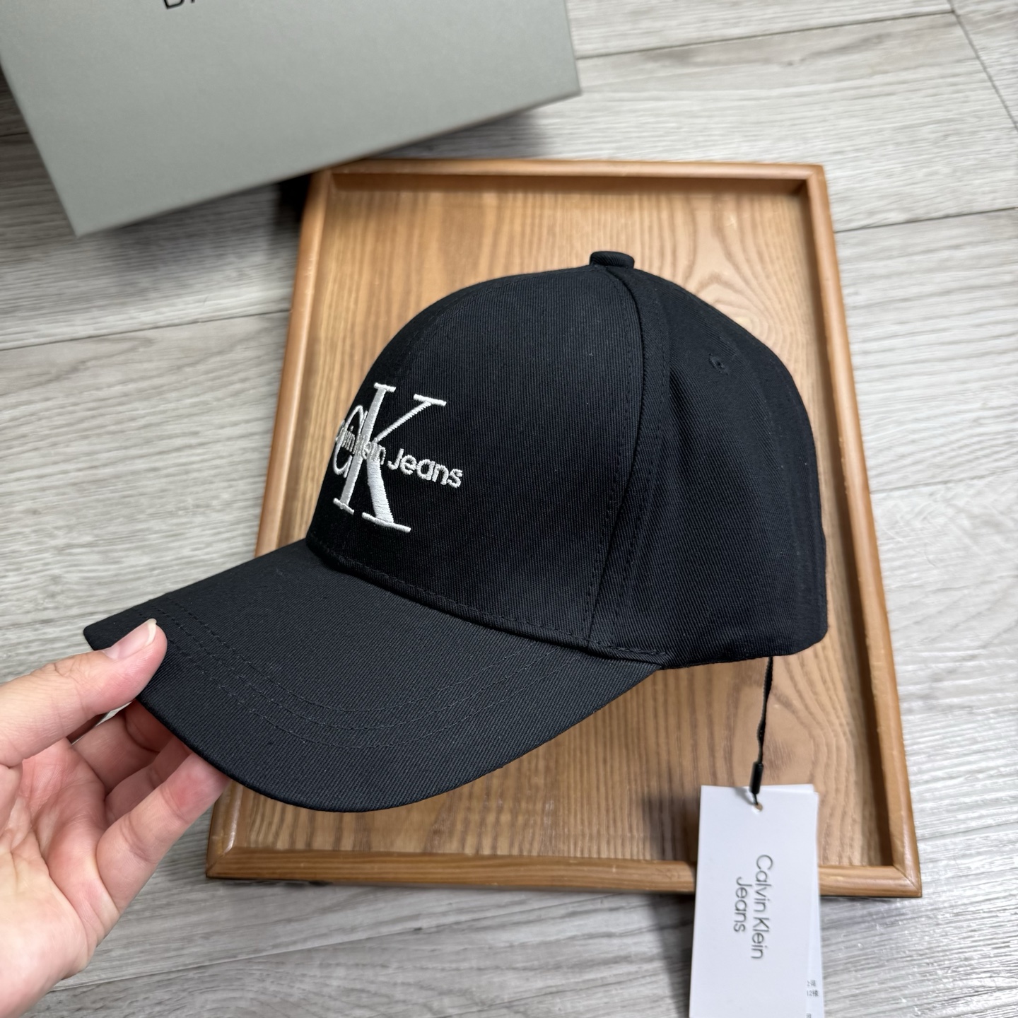 。CK。【配防尘袋】新品棒球帽！材质：纯棉！透气性好！春天挡风，夏天防晒必备单品！颜色大气！款式新颖别致