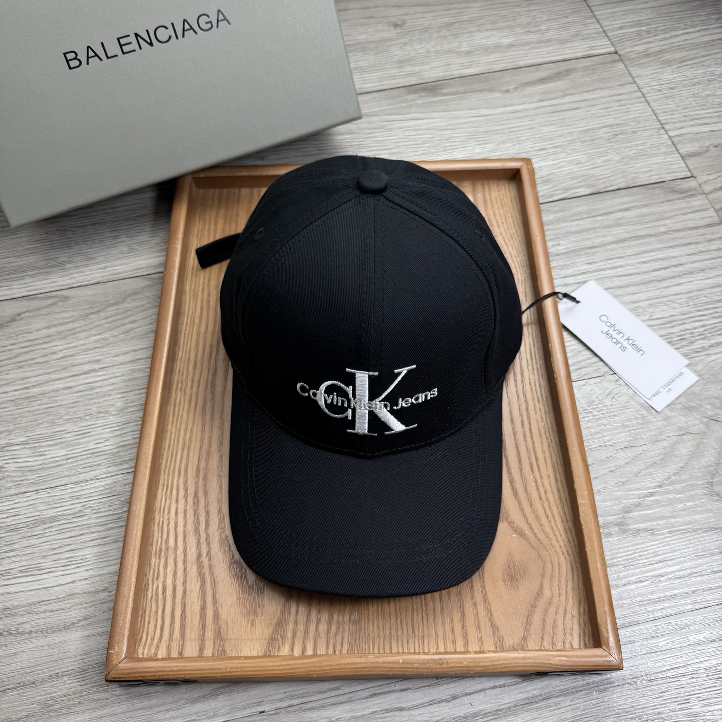 。CK。【配防尘袋】新品棒球帽！材质：纯棉！透气性好！春天挡风，夏天防晒必备单品！颜色大气！款式新颖别致