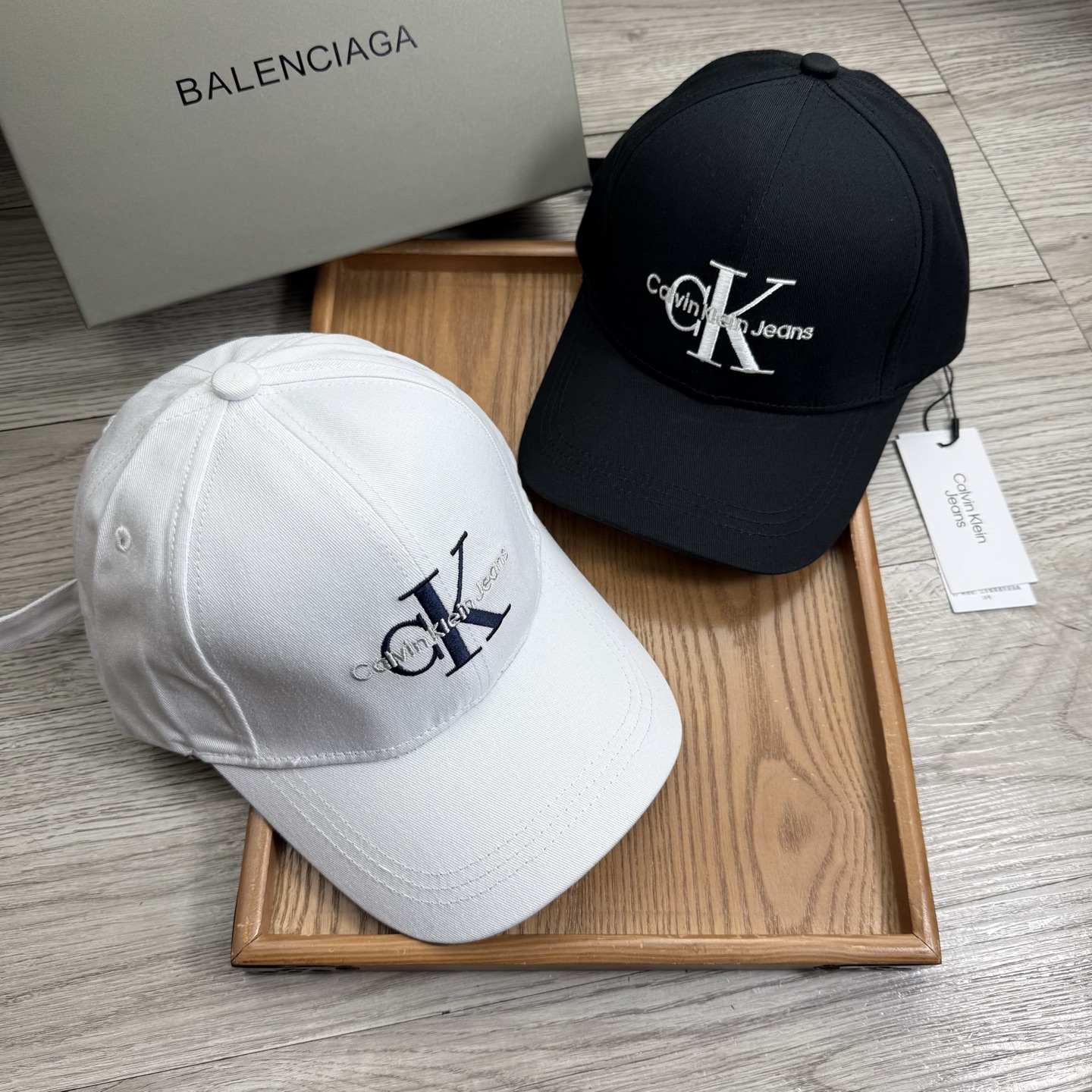 。CK。【配防尘袋】新品棒球帽！材质：纯棉！透气性好！春天挡风，夏天防晒必备单品！颜色大气！款式新颖别致
