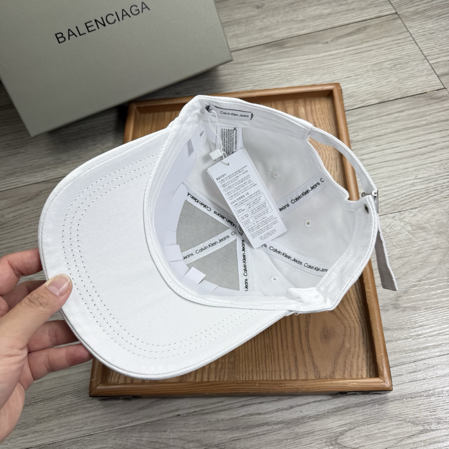 。CK。【配防尘袋】新品棒球帽！材质：纯棉！透气性好！春天挡风，夏天防晒必备单品！颜色大气！款式新颖别致