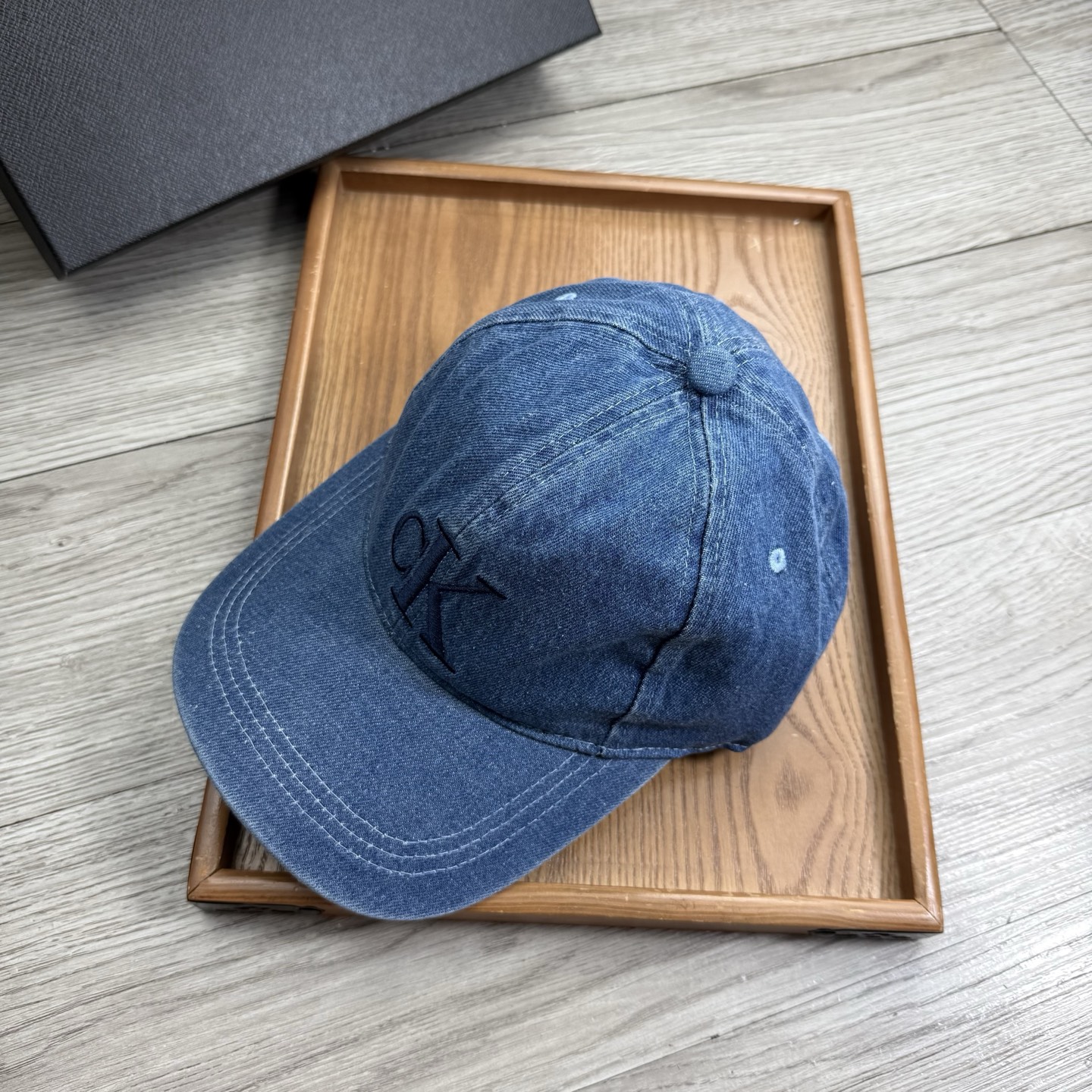 。CK。【配防尘袋】新品棒球帽！材质：纯棉！透气性好！春天挡风，夏天防晒必备单品！颜色大气！款式新颖别致