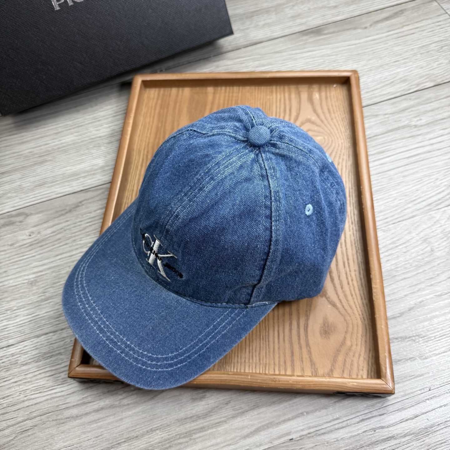 。CK。【配防尘袋】新品棒球帽！材质：纯棉！透气性好！春天挡风，夏天防晒必备单品！颜色大气！款式新颖别致