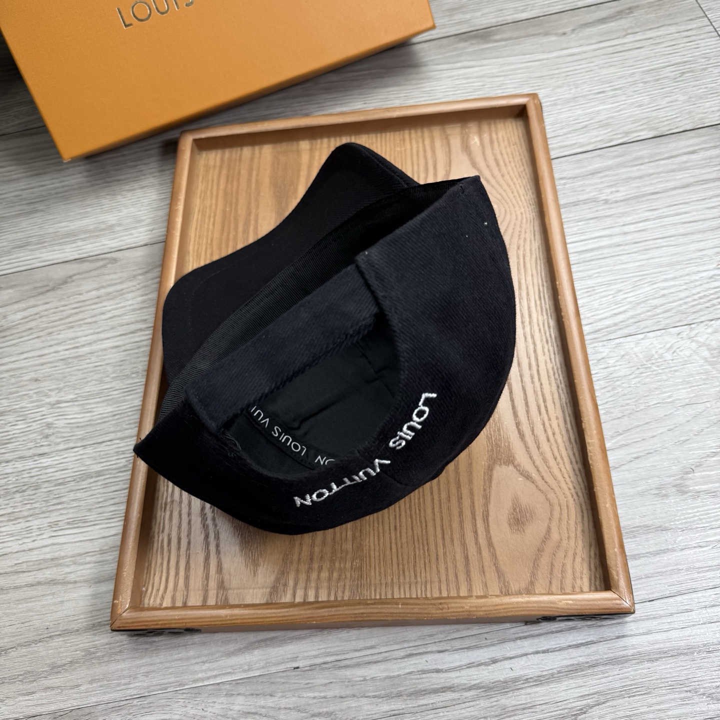 。L家。【配防尘袋】新品棒球帽！材质：纯棉！透气性好！春天挡风，夏天防晒必备单品！颜色大气！款式新颖别致