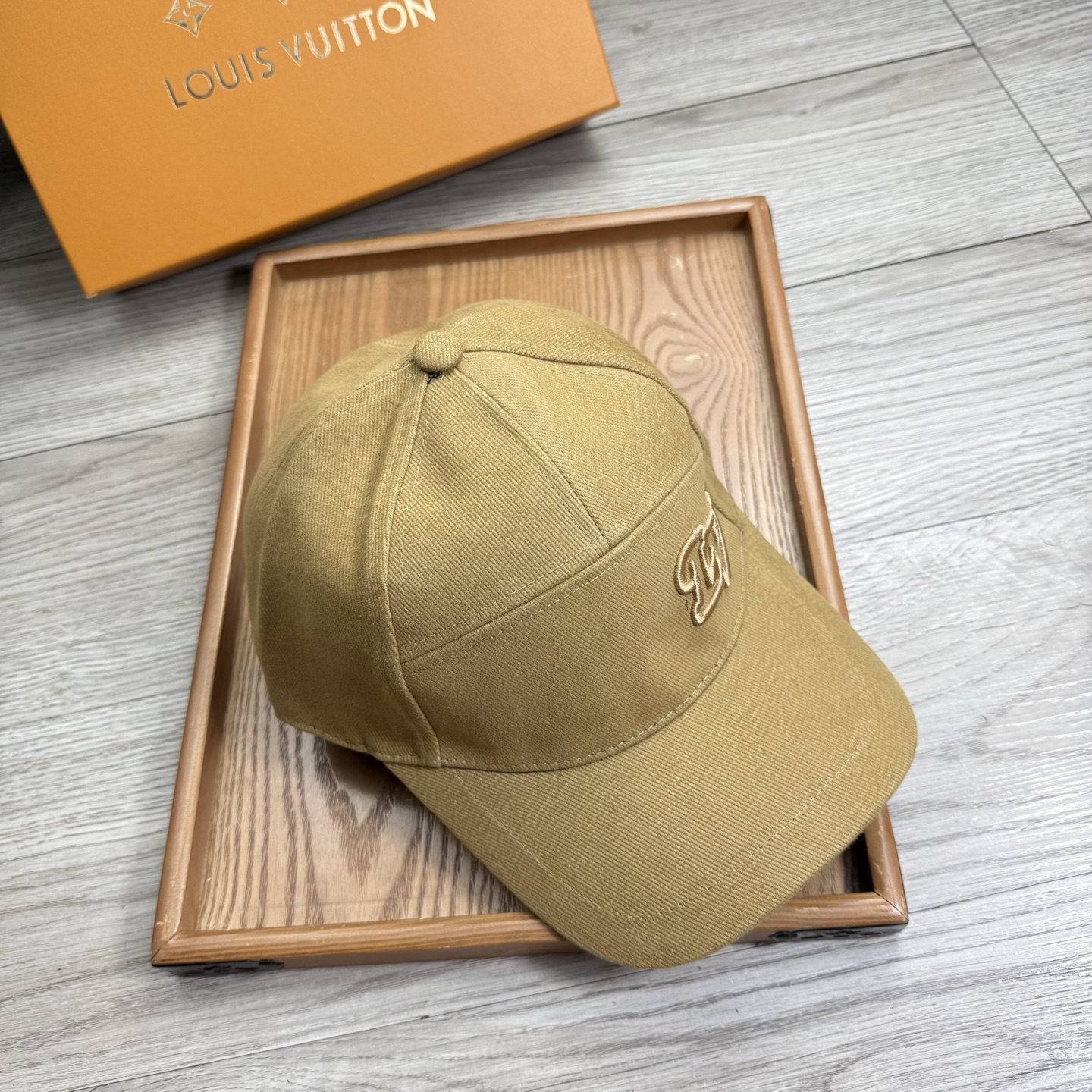 。L家。【配防尘袋】新品棒球帽！材质：纯棉！透气性好！春天挡风，夏天防晒必备单品！颜色大气！款式新颖别致