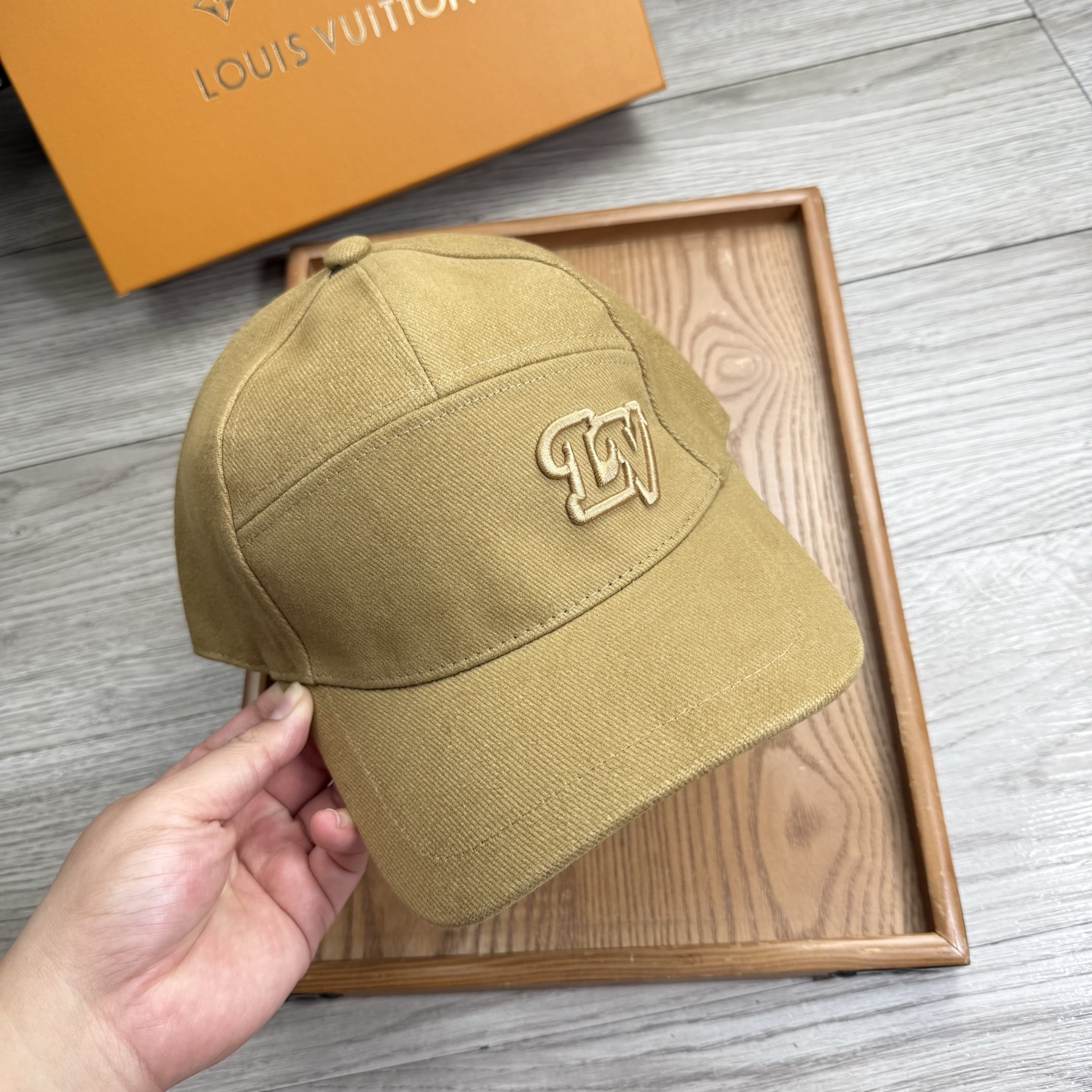 。L家。【配防尘袋】新品棒球帽！材质：纯棉！透气性好！春天挡风，夏天防晒必备单品！颜色大气！款式新颖别致