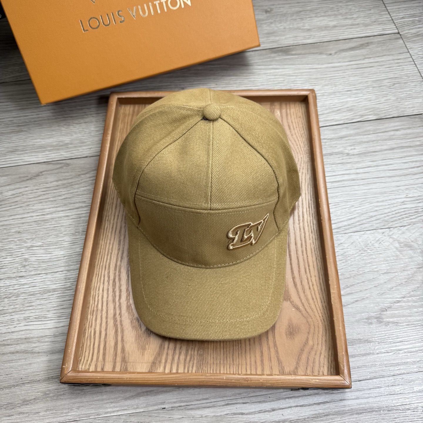 。L家。【配防尘袋】新品棒球帽！材质：纯棉！透气性好！春天挡风，夏天防晒必备单品！颜色大气！款式新颖别致