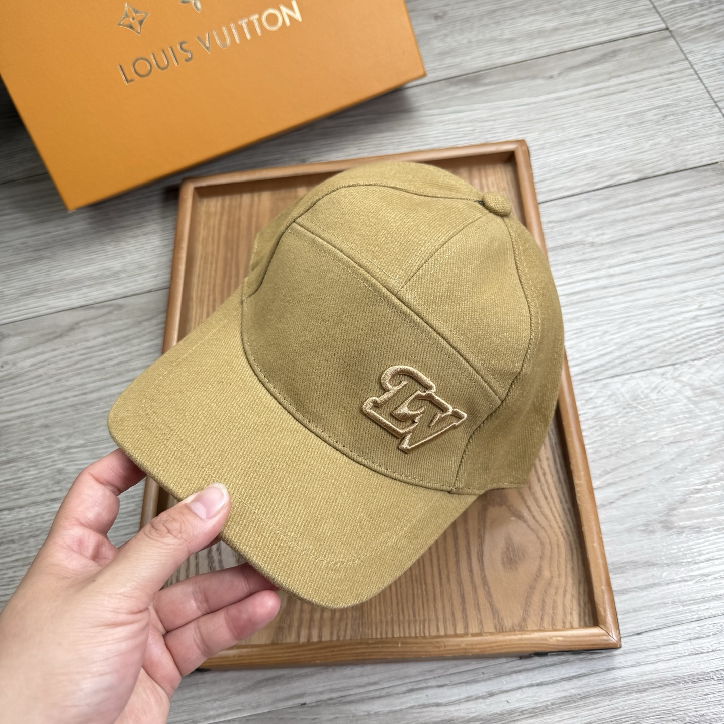 。L家。【配防尘袋】新品棒球帽！材质：纯棉！透气性好！春天挡风，夏天防晒必备单品！颜色大气！款式新颖别致