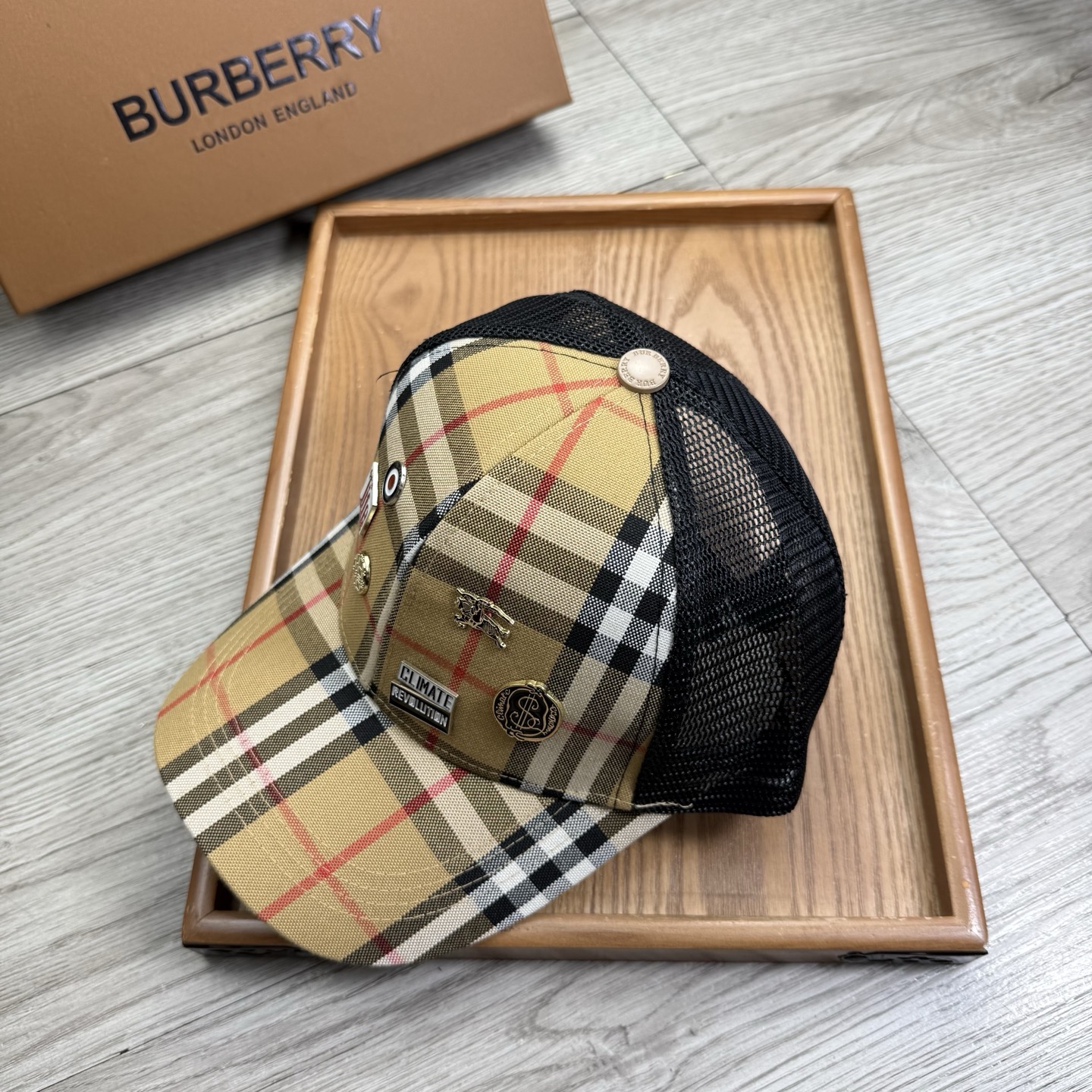 。L家。【配防尘袋】新品棒球帽！材质：纯棉！透气性好！春天挡风，夏天防晒必备单品！颜色大气！款式新颖别致