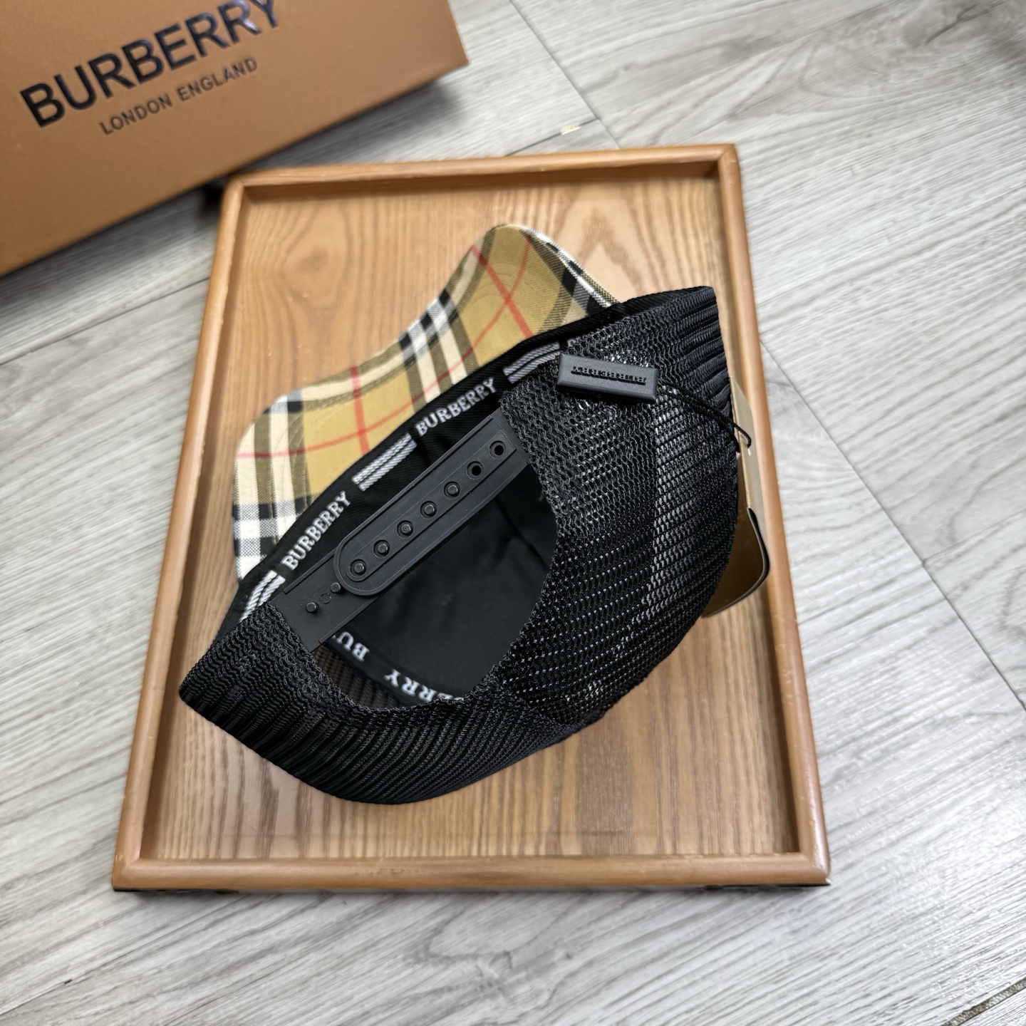 。L家。【配防尘袋】新品棒球帽！材质：纯棉！透气性好！春天挡风，夏天防晒必备单品！颜色大气！款式新颖别致
