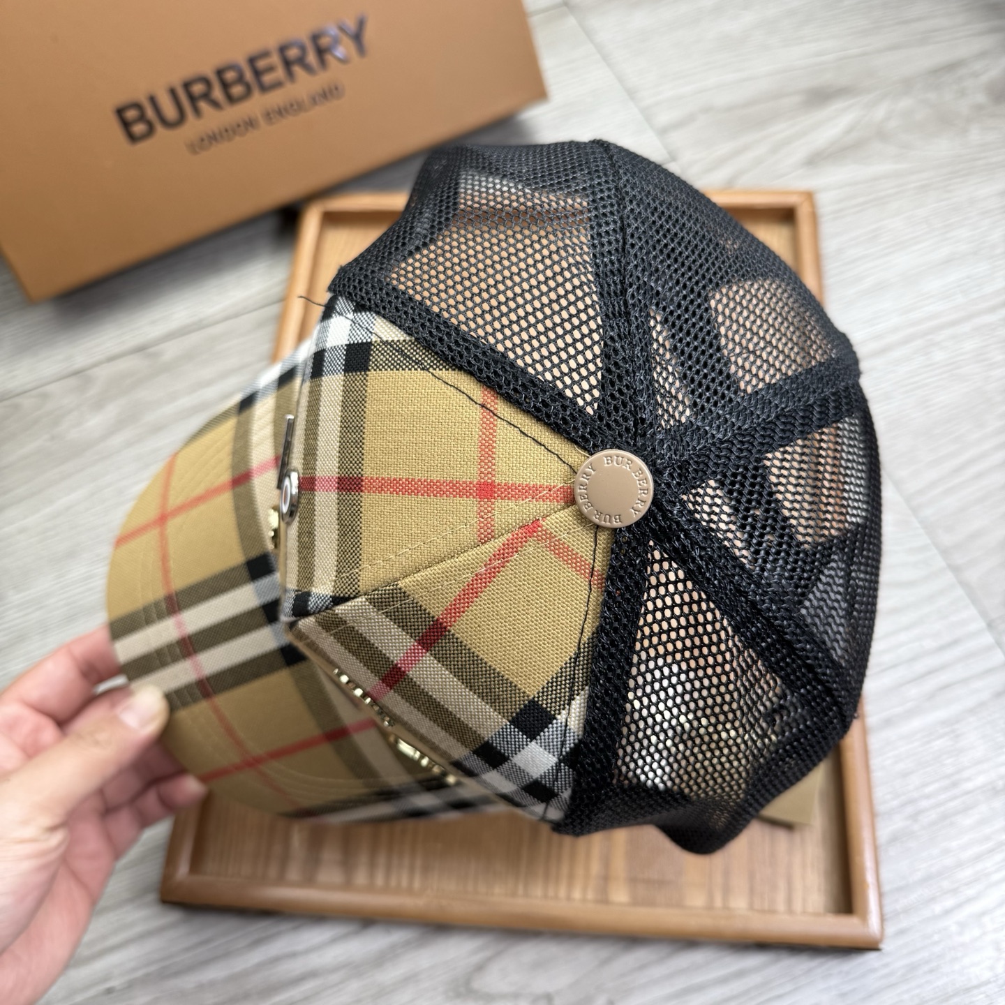 。L家。【配防尘袋】新品棒球帽！材质：纯棉！透气性好！春天挡风，夏天防晒必备单品！颜色大气！款式新颖别致