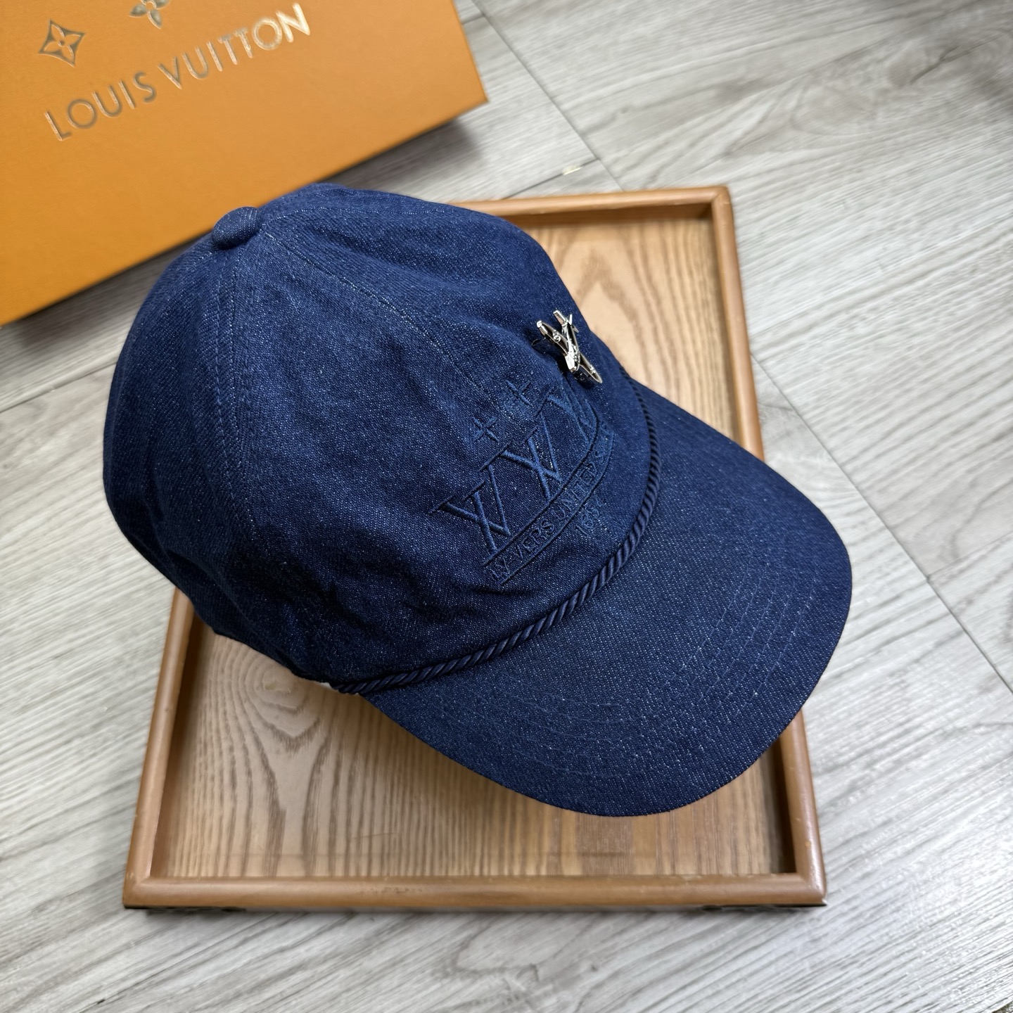 。L家。【配防尘袋】新品棒球帽！材质：纯棉！透气性好！春天挡风，夏天防晒必备单品！颜色大气！款式新颖别致