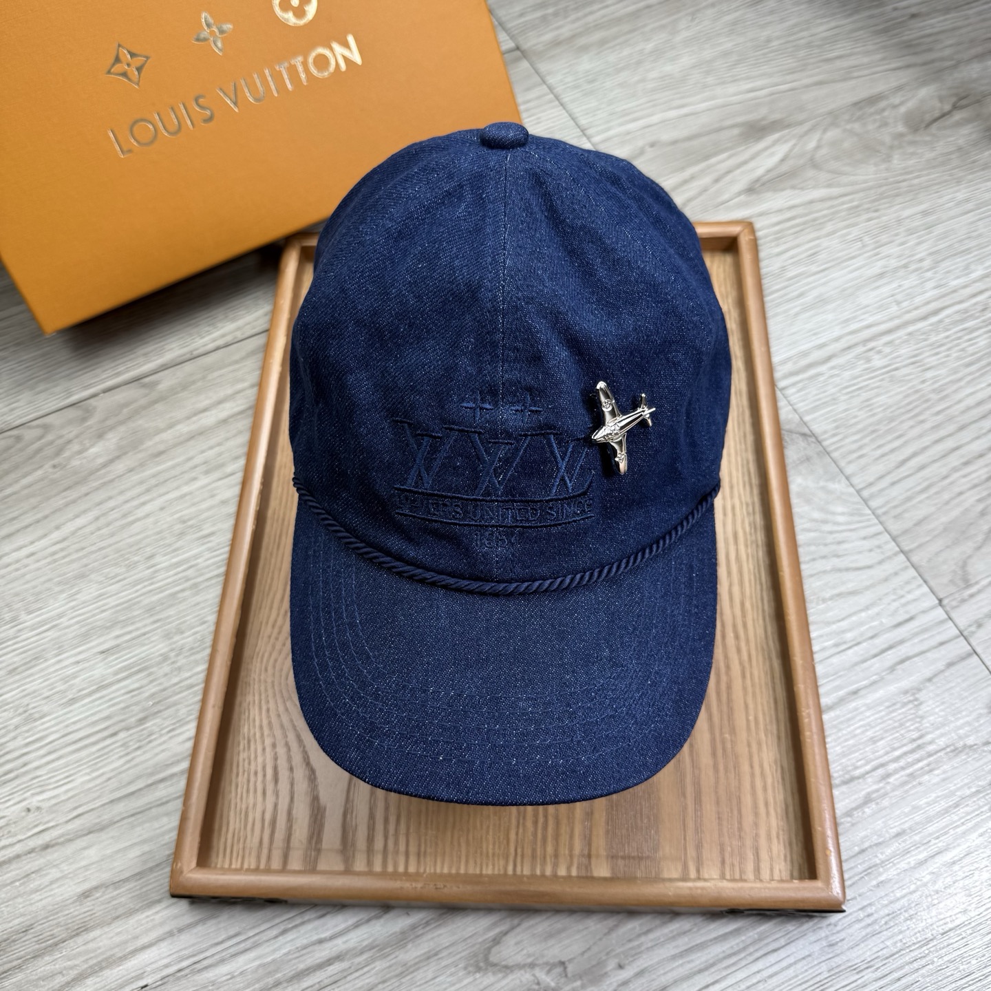 。L家。【配防尘袋】新品棒球帽！材质：纯棉！透气性好！春天挡风，夏天防晒必备单品！颜色大气！款式新颖别致