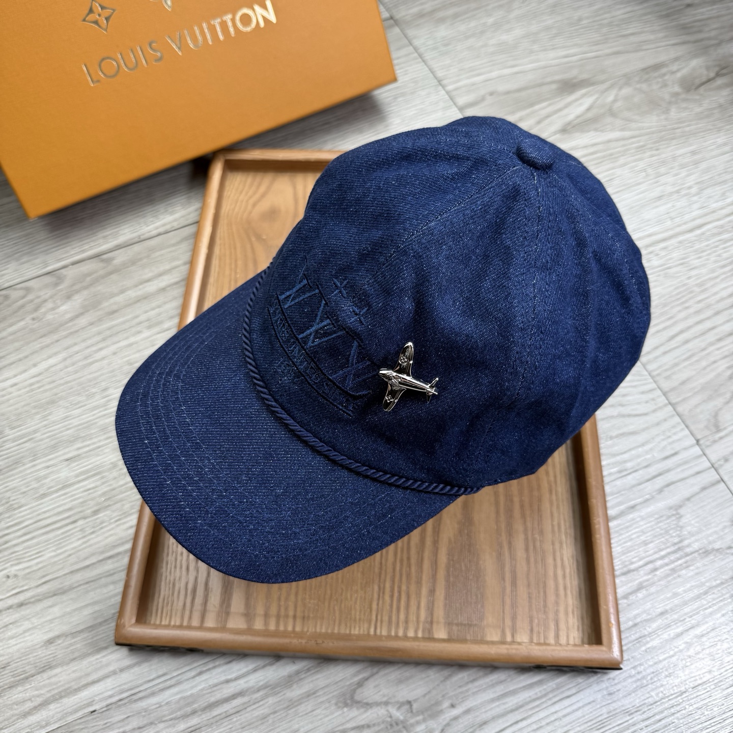 。L家。【配防尘袋】新品棒球帽！材质：纯棉！透气性好！春天挡风，夏天防晒必备单品！颜色大气！款式新颖别致