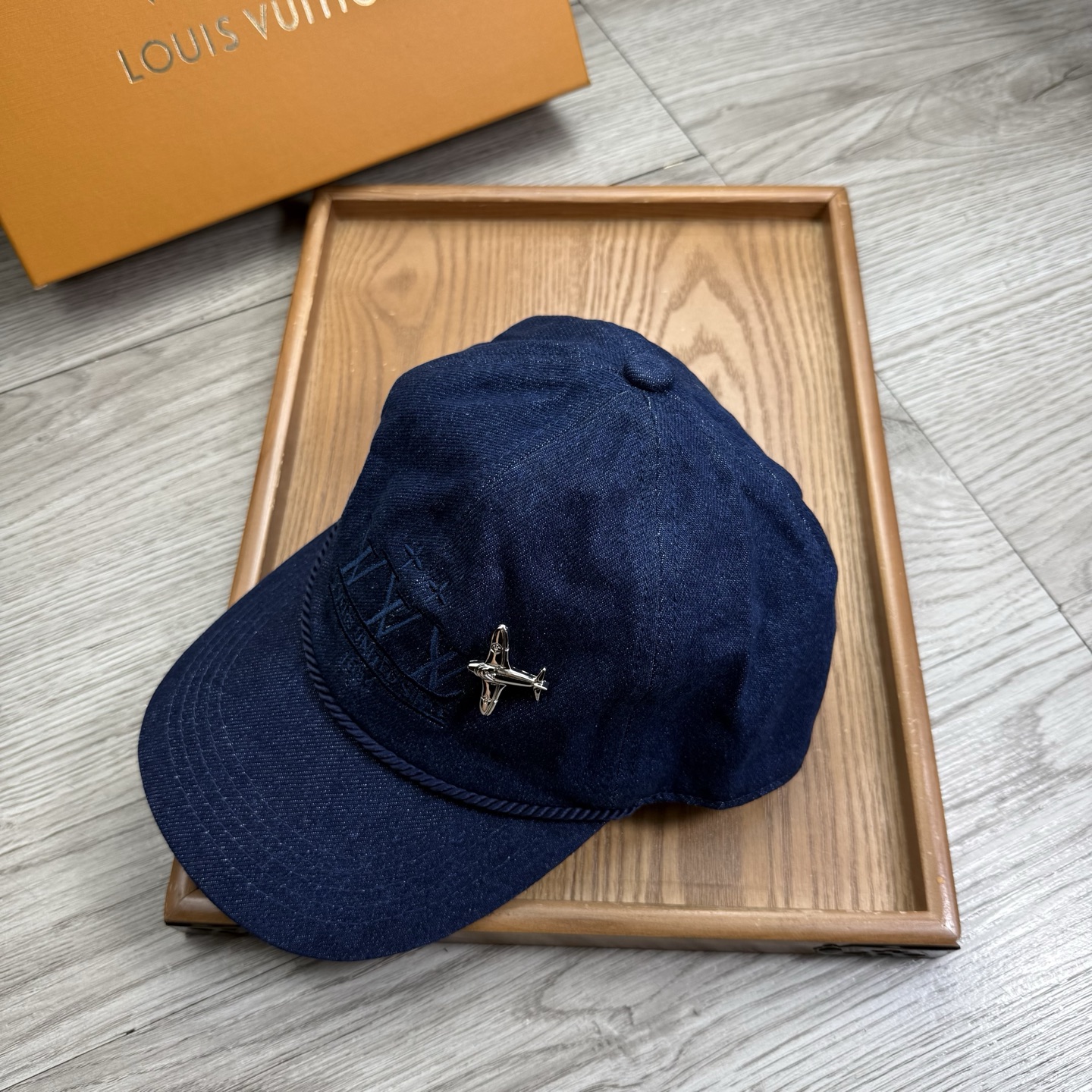 。L家。【配防尘袋】新品棒球帽！材质：纯棉！透气性好！春天挡风，夏天防晒必备单品！颜色大气！款式新颖别致