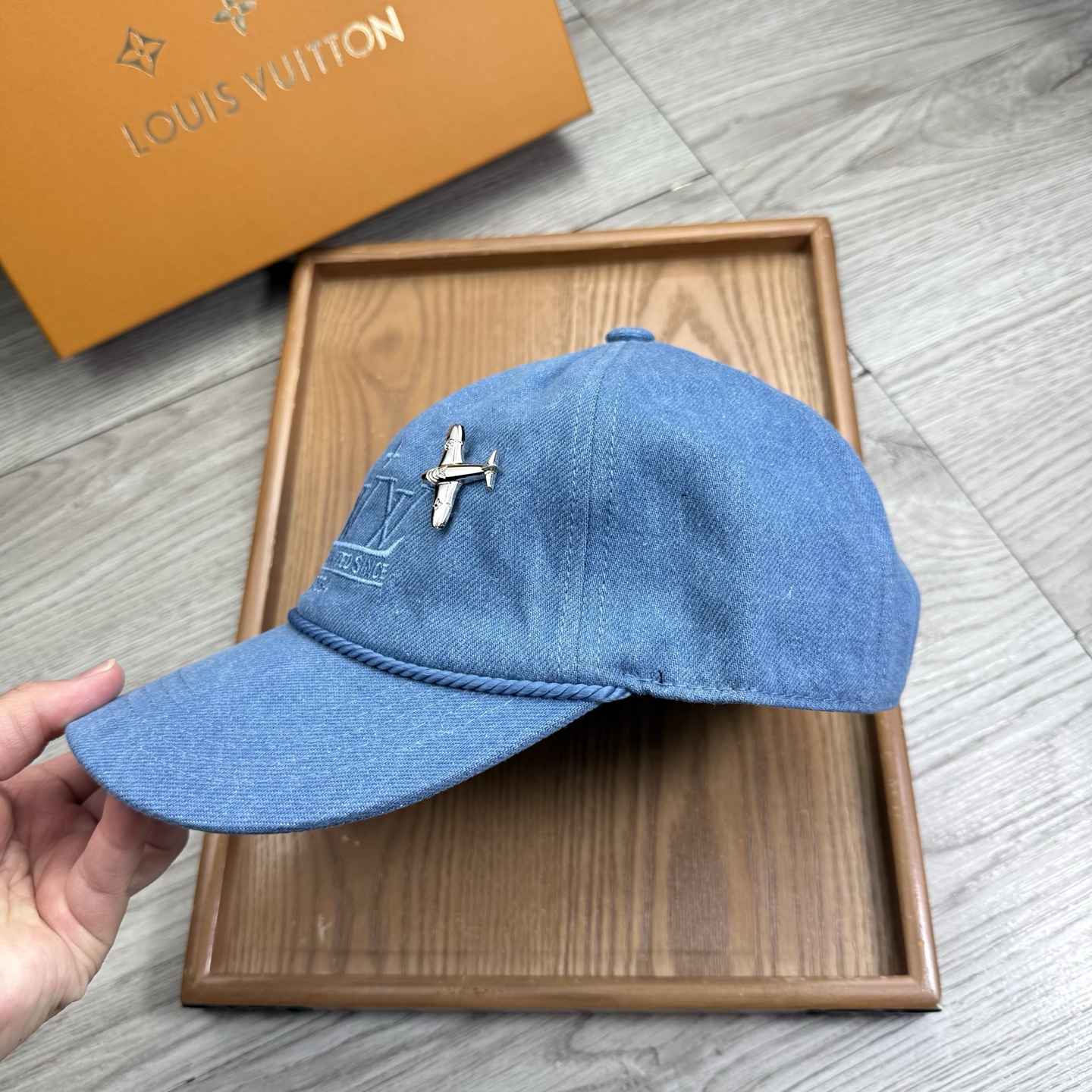 。L家。【配防尘袋】新品棒球帽！材质：纯棉！透气性好！春天挡风，夏天防晒必备单品！颜色大气！款式新颖别致