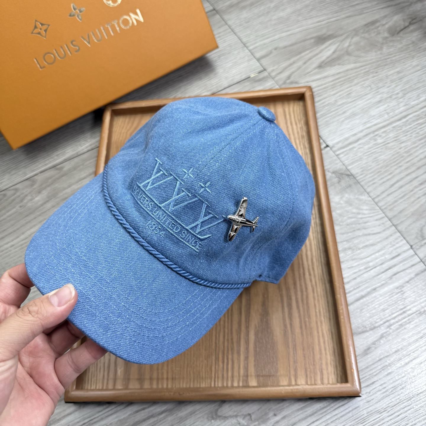 。L家。【配防尘袋】新品棒球帽！材质：纯棉！透气性好！春天挡风，夏天防晒必备单品！颜色大气！款式新颖别致