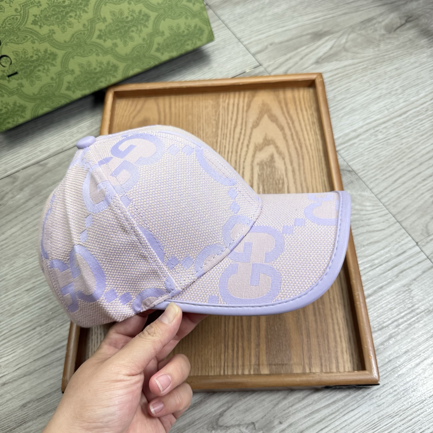 。G家。【配防尘袋】新品棒球帽！材质：纯棉！透气性好！春天挡风，夏天防晒必备单品！颜色大气！款式新颖别致