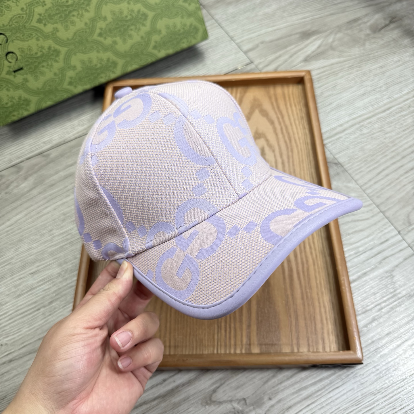 。G家。【配防尘袋】新品棒球帽！材质：纯棉！透气性好！春天挡风，夏天防晒必备单品！颜色大气！款式新颖别致