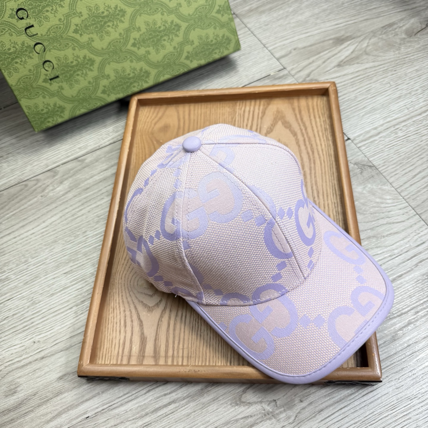 。G家。【配防尘袋】新品棒球帽！材质：纯棉！透气性好！春天挡风，夏天防晒必备单品！颜色大气！款式新颖别致