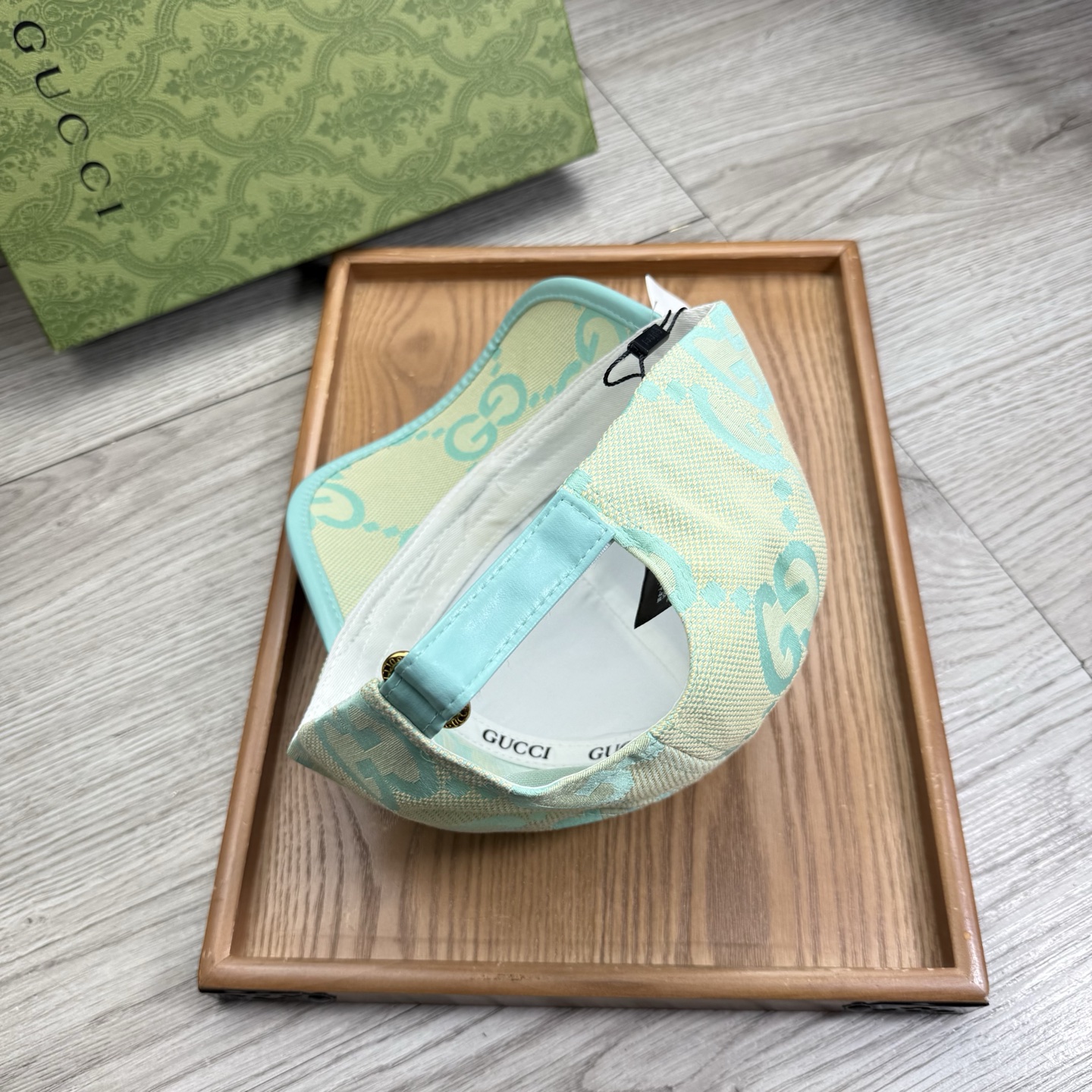 。G家。【配防尘袋】新品棒球帽！材质：纯棉！透气性好！春天挡风，夏天防晒必备单品！颜色大气！款式新颖别致
