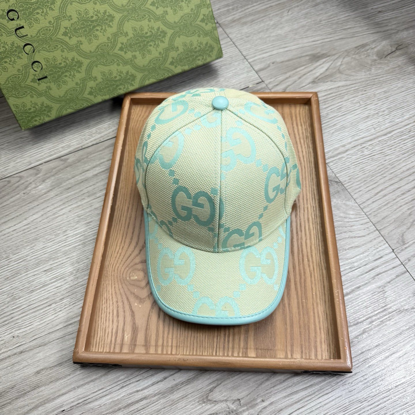 。G家。【配防尘袋】新品棒球帽！材质：纯棉！透气性好！春天挡风，夏天防晒必备单品！颜色大气！款式新颖别致