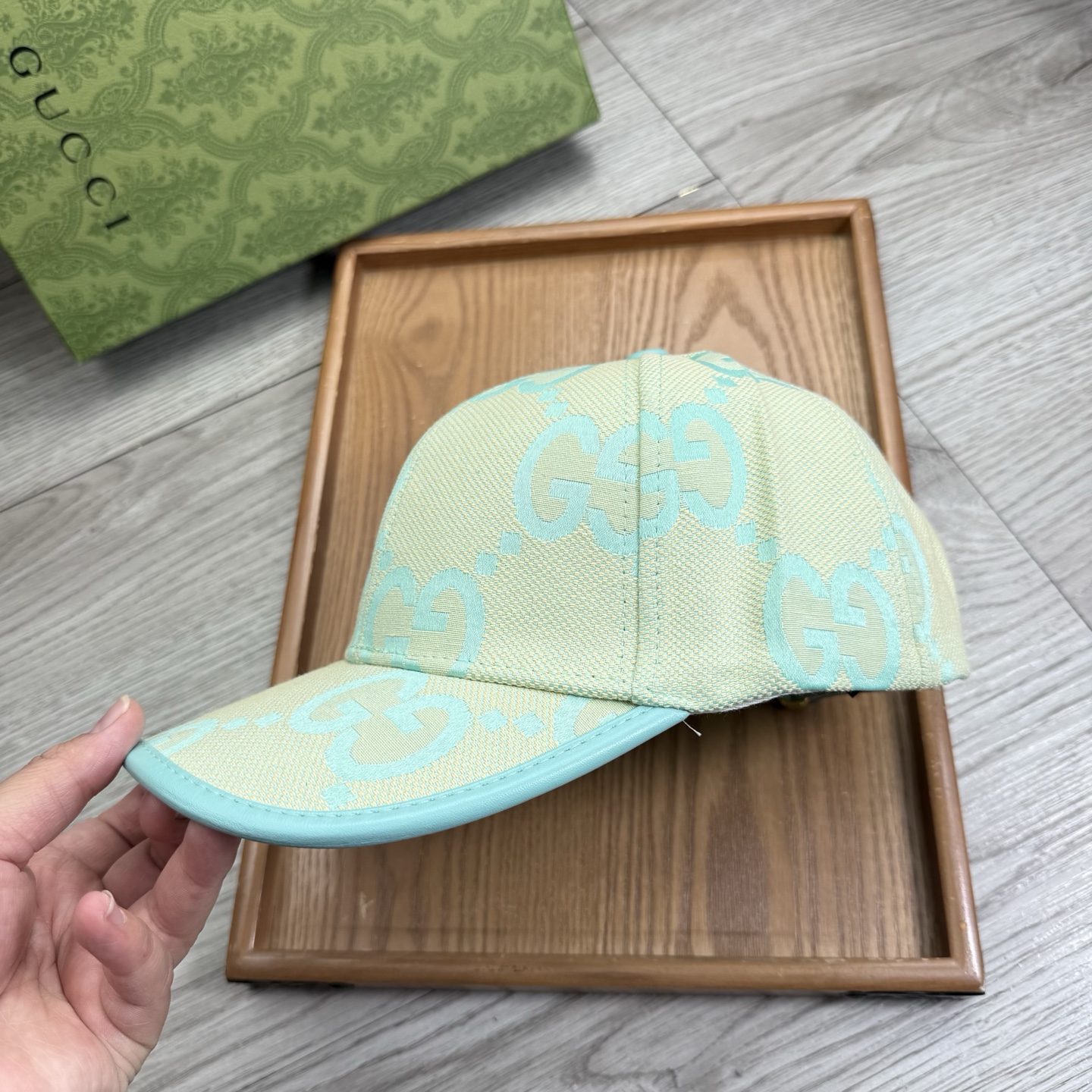 。G家。【配防尘袋】新品棒球帽！材质：纯棉！透气性好！春天挡风，夏天防晒必备单品！颜色大气！款式新颖别致