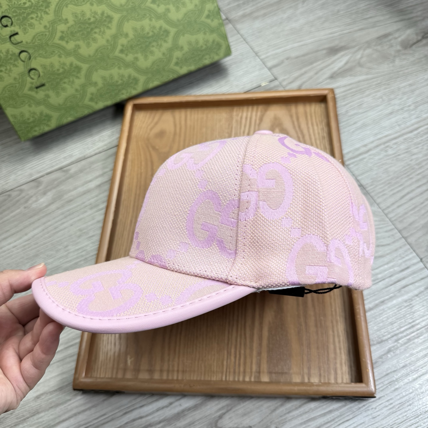 。G家。【配防尘袋】新品棒球帽！材质：纯棉！透气性好！春天挡风，夏天防晒必备单品！颜色大气！款式新颖别致